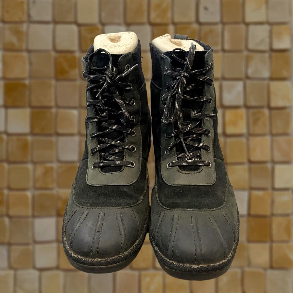 Ugg UGG Elsa Quilted Leather / Lamb Wool Lace Up Tall Boots  display picture 2
