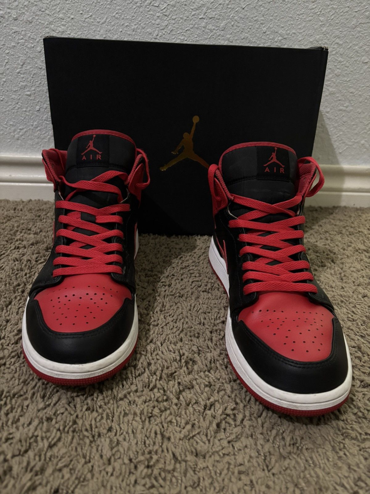 Jordan Brand Jordan 1 mid alternate bred Size US 9.5 / EU 42-43 - 5 Thumbnail