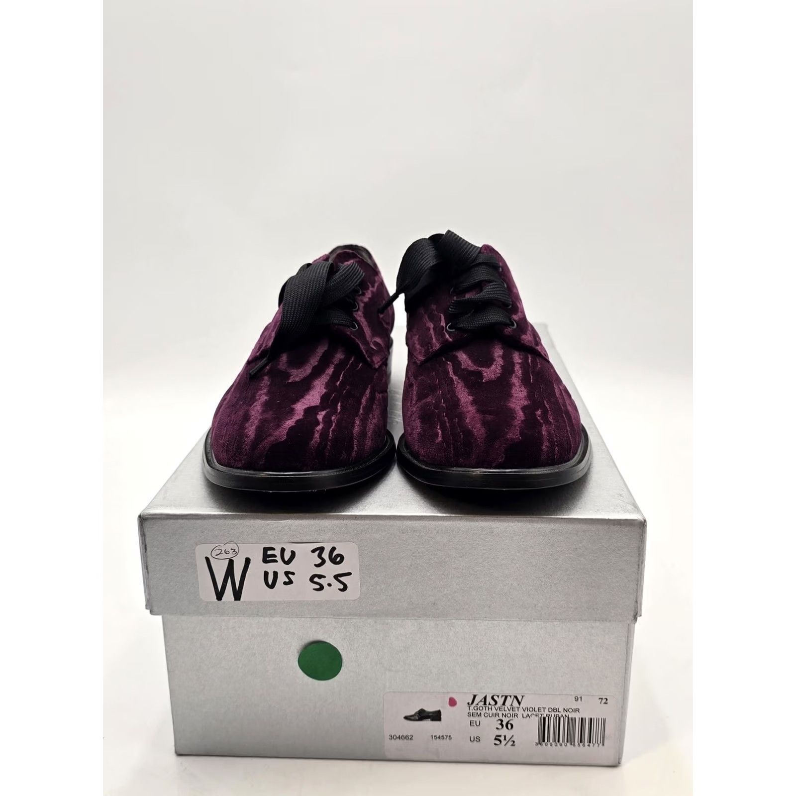 Vintage Robert Clergerie JASTN Flats Womens 5.5 Purple Velvet Lace Up Oxford Dress Shoes Size XS / US 0-2 / IT 36-38 - 3 Thumbnail