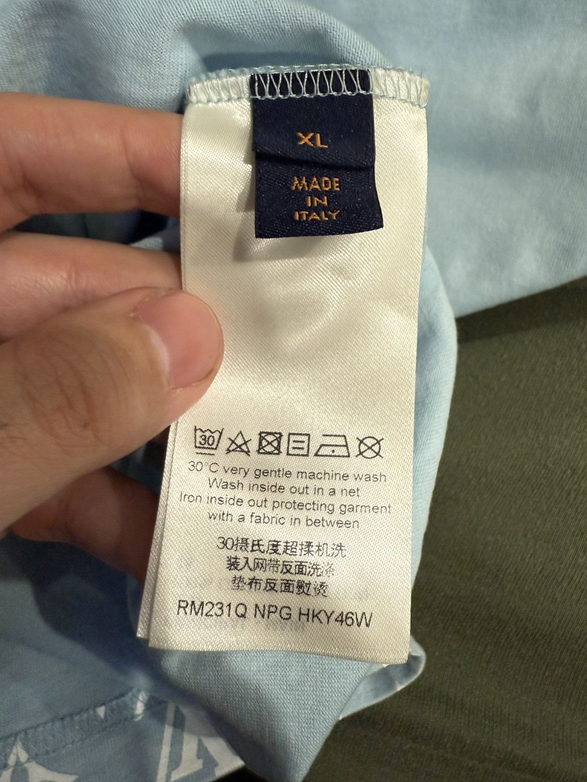 Louis Vuitton Louis Vuitton Blue Gradient Monogram T Shirt Size US XL / EU 56 / 4 - 7 Thumbnail