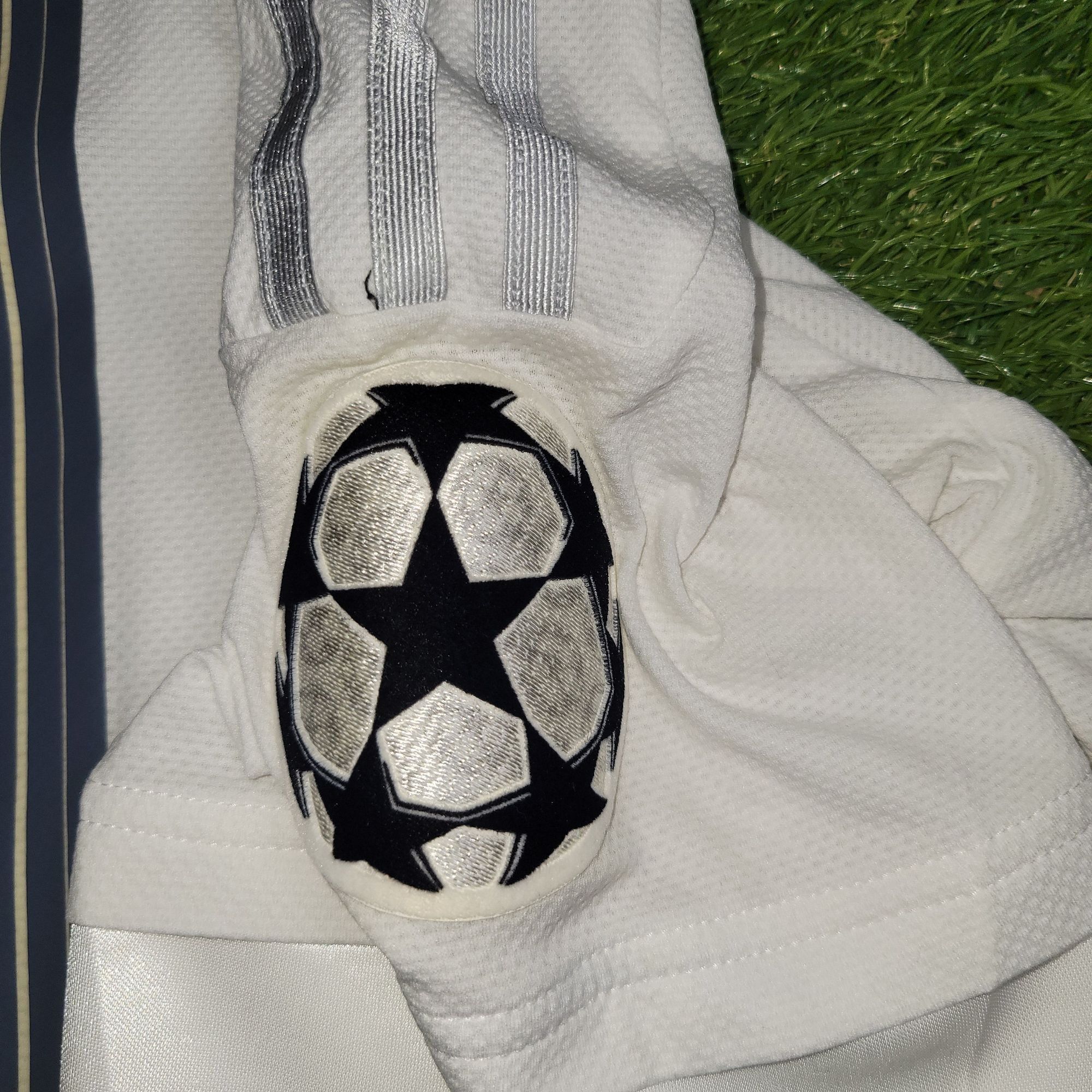 Adidas Benzema Real Madrid 2015 2016 UEFA ADIZERO Soccer Jersey L Size US L / EU 52-54 / 3 - 6 Thumbnail
