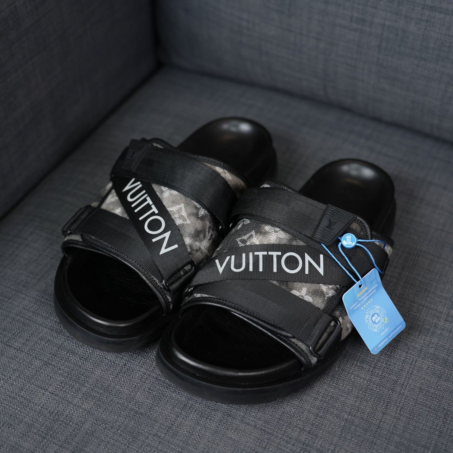 Louis Vuitton Louis Vuitton Retro Black Sandals 10 Men Size US 10 / EU 43 - 1 Thumbnail