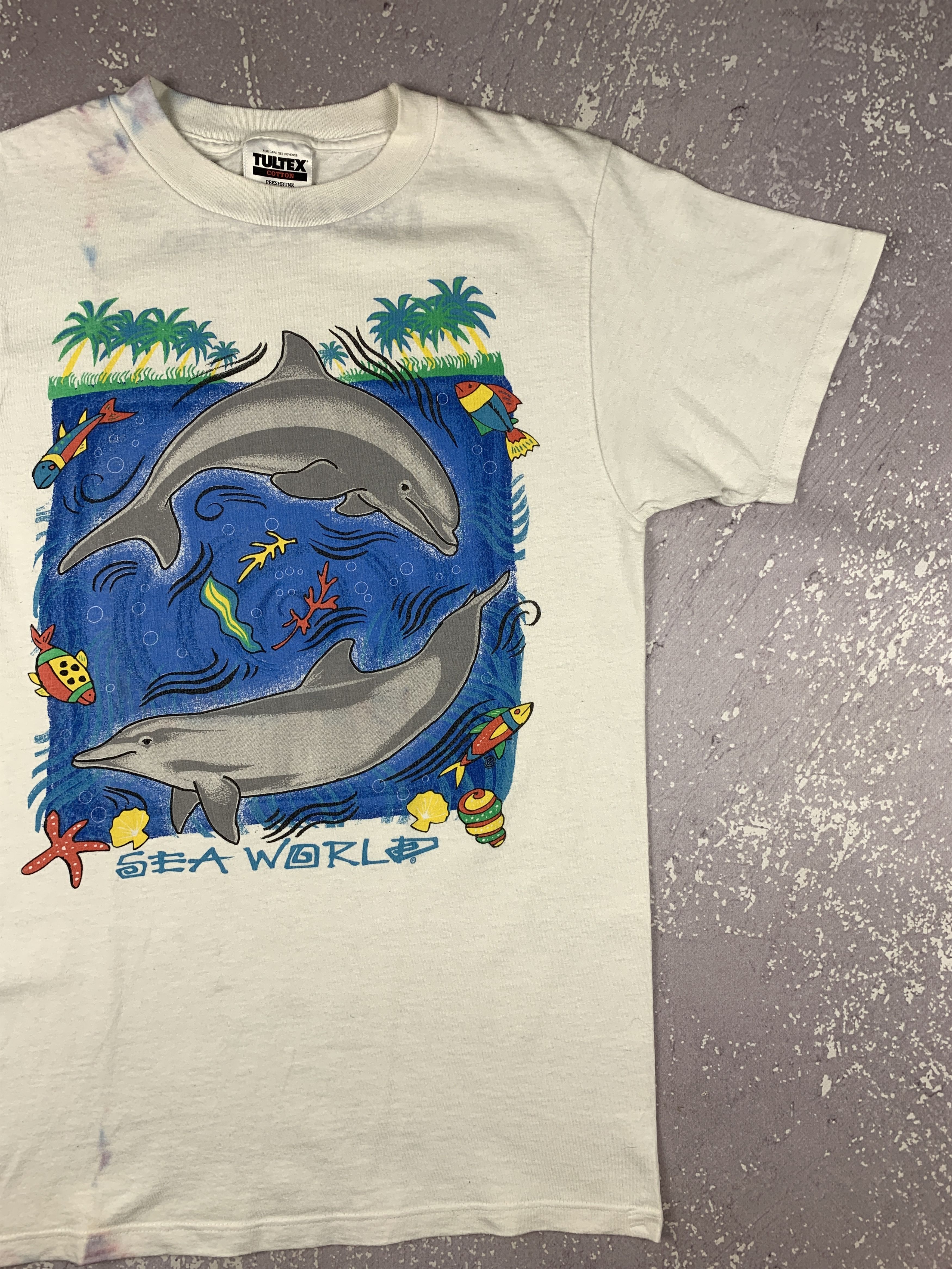 Tultex 1990s Vintage Tultex Sea World Dolphins Graphic T Shirt Size US S / EU 44-46 / 1 - 2 Thumbnail