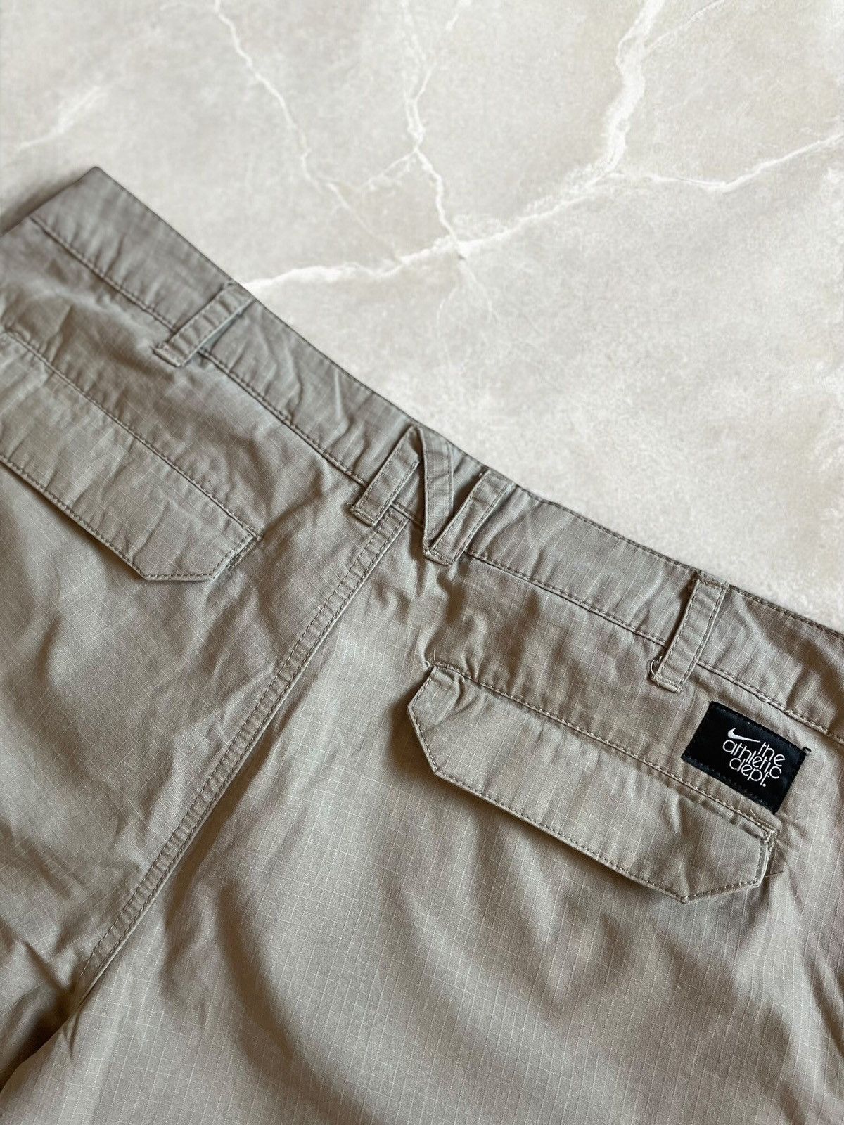 Nike × Vintage NIKE VINTAGE CARGO MILITARY Logo Shorts Swoosh Beige Bermuda Size US 33 - 8 Thumbnail