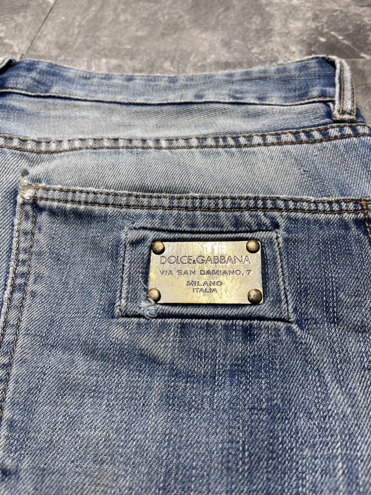 Dolce & Gabbana Vintage Dolce Gabbana Faded Denim Jeans Metal Logo Size US 36 / EU 52 - 5 Thumbnail