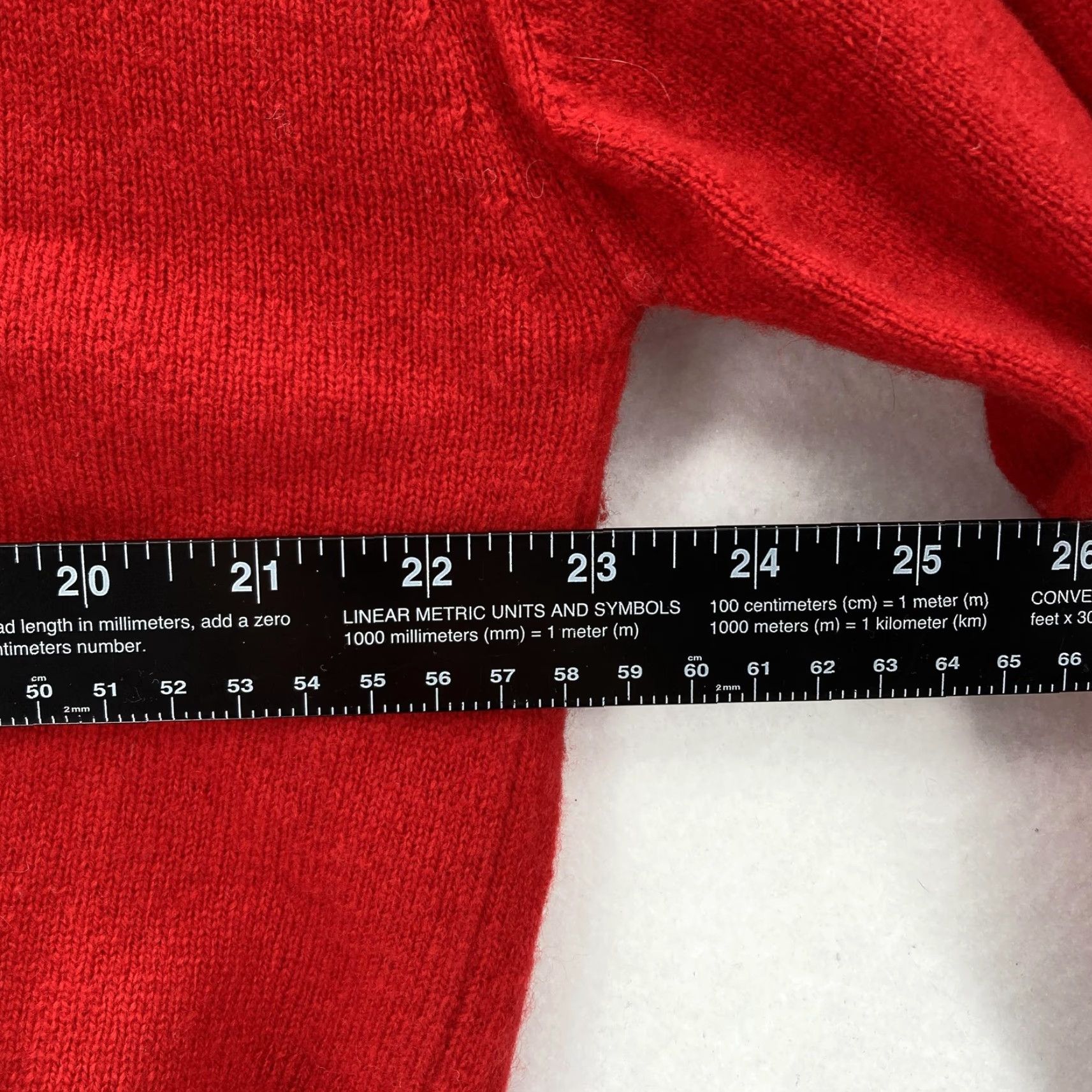 Lands' End VINTAGE Lands' End Sweater Mens Large Red V-Neck 100% Lambswool Pullover England Size US L / EU 52-54 / 3 - 7 Thumbnail