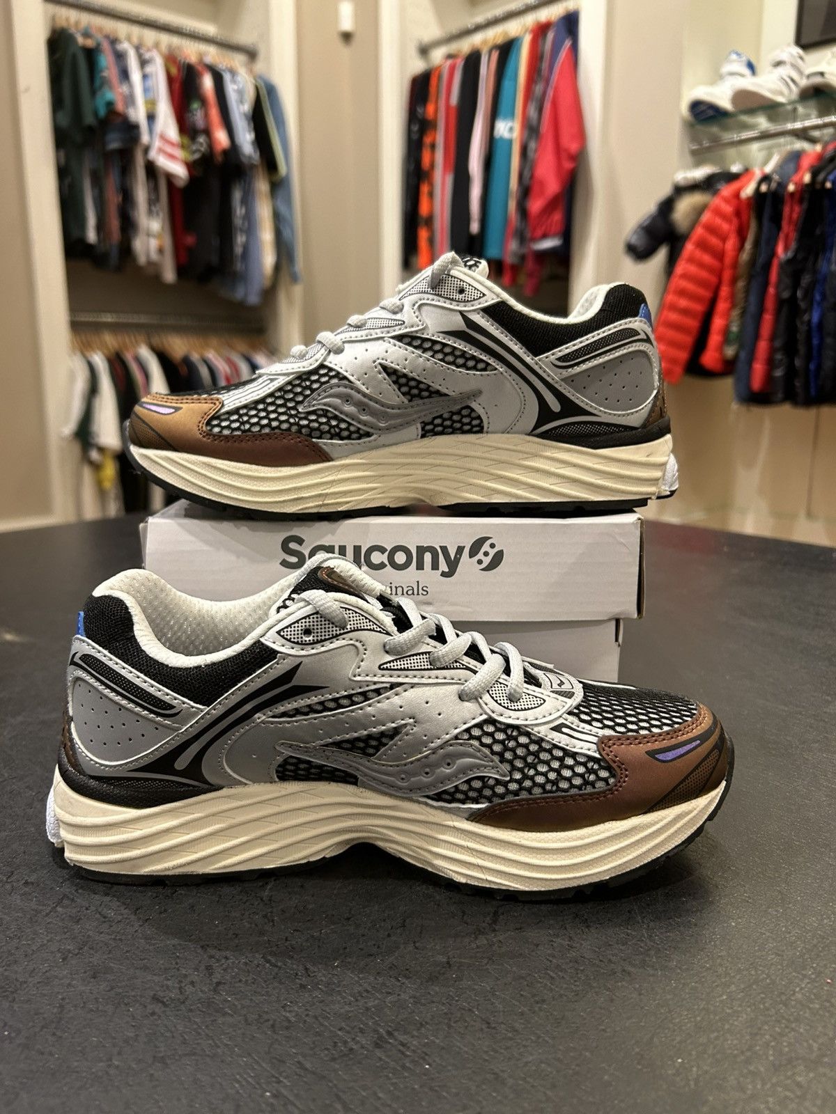 Saucony Saucony Size US 5 / EU 37 - 2 Thumbnail