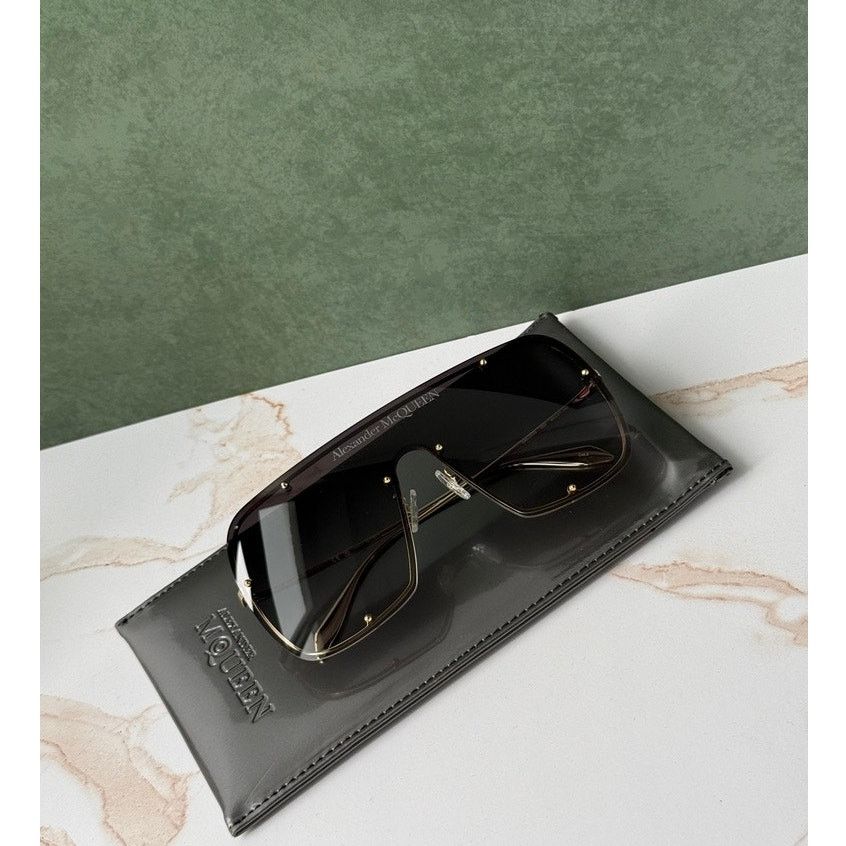 Alexander McQueen Alexander McQueen AM0362S Gold Grey Studded Mask Sunglasses Size ONE SIZE - 1 Thumbnail
