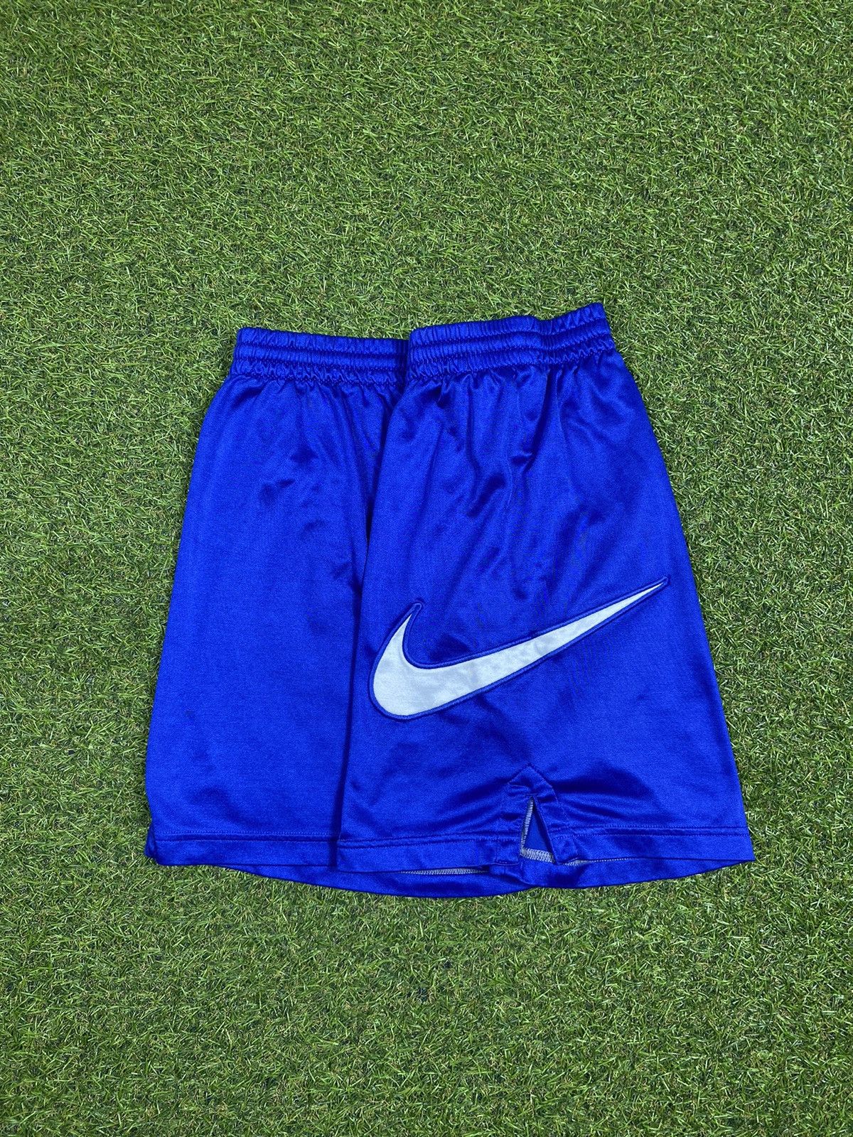 Nike Vintage 90s Nike shorts big swoosh streetwear size S Size US 30 / EU 46 - 1 Thumbnail