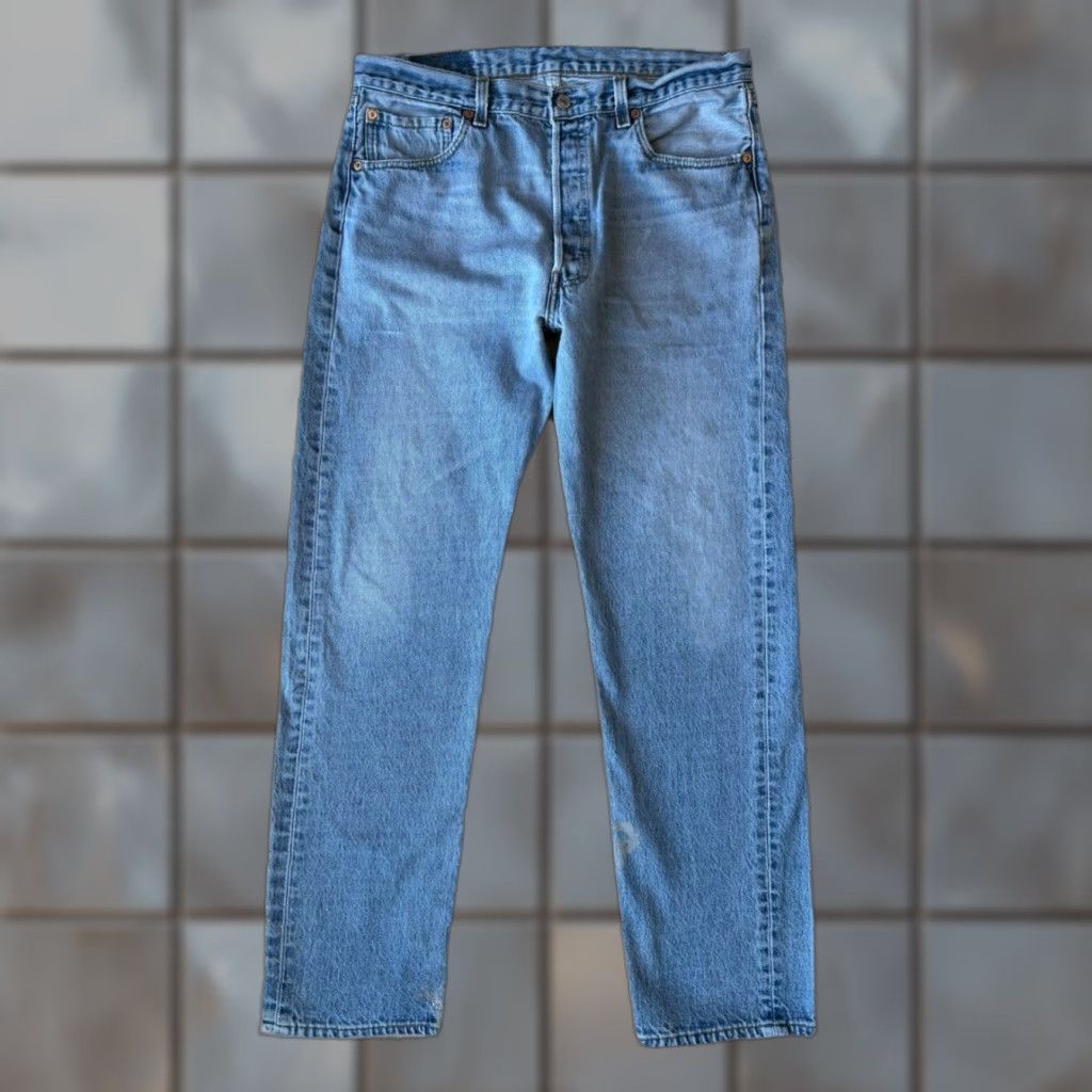 Levi's VINTAGE Levi's 501 Jeans 32 Blue Straight Leg 90s Denim Workwear Non Selvedge Mens Jeans Regu lar 32x30 Size US 32 / EU 48 - 1 Thumbnail