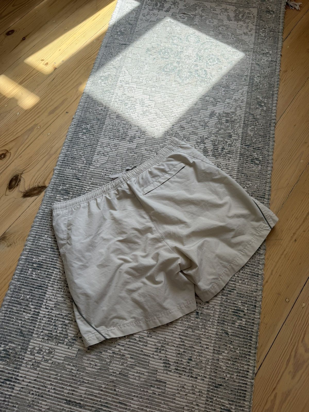 Nike Vintage Nike Shorts Streetwear Swoosh Casual Y2K Size US 36 / EU 52 - 5 Thumbnail