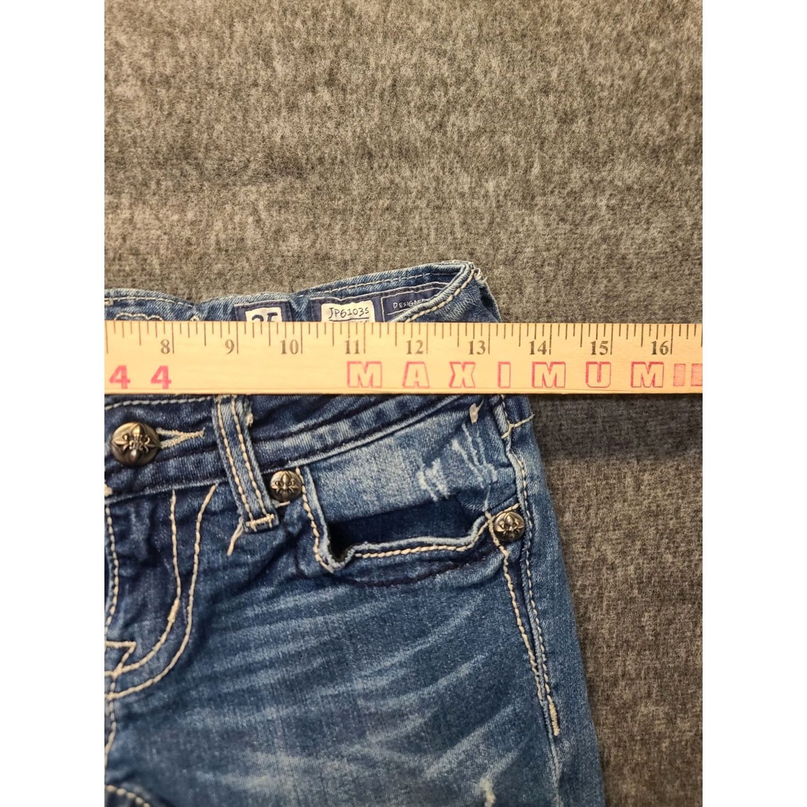 Miss Me VINTAGE Miss Me Jeans Womens 25x32 Skinny Fit Tapered Leg Embroidered Rhinestone Cowgirlcore Jeans Wom ens? Size 42" / US 20 - 4 Thumbnail
