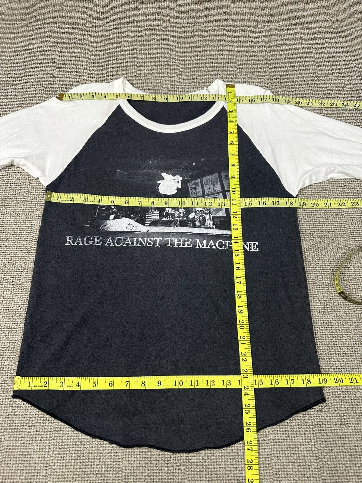 Band Tees Rage Against The Machine 3Q tshirt A992 Size US S / EU 44-46 / 1 - 4 Thumbnail