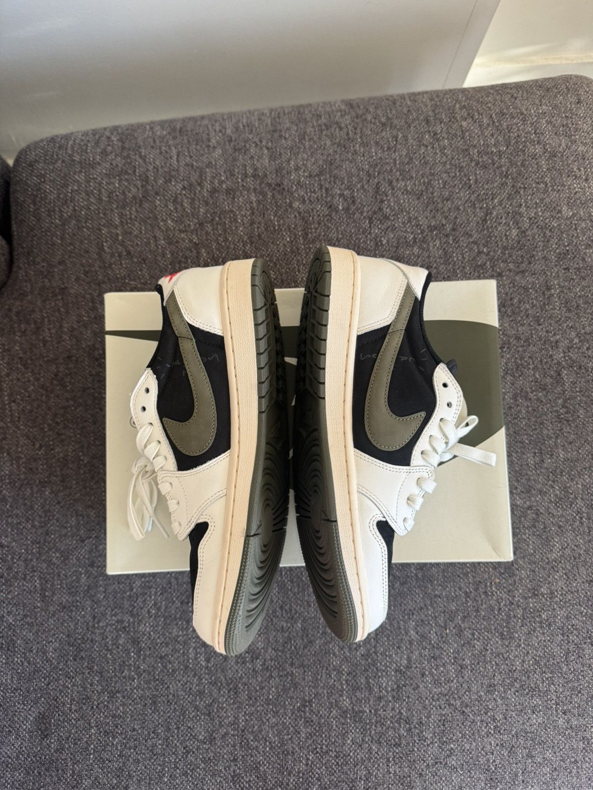 Jordan Brand × Nike × Travis Scott WMNS AIR JORDAN 1 LOW OG SP Size US 9.5 / EU 42-43 - 11 Thumbnail