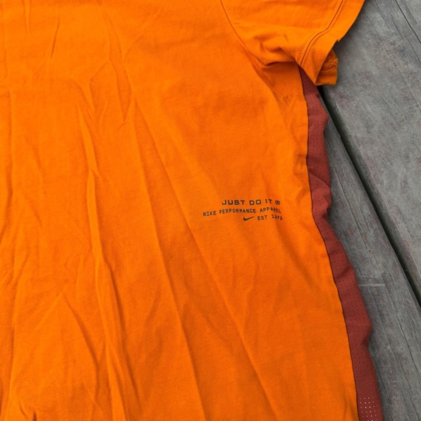 Nike Nike Dri-FIT Mens Large Orange Performance Training T-Shirt Size US L / EU 52-54 / 3 - 3 Thumbnail