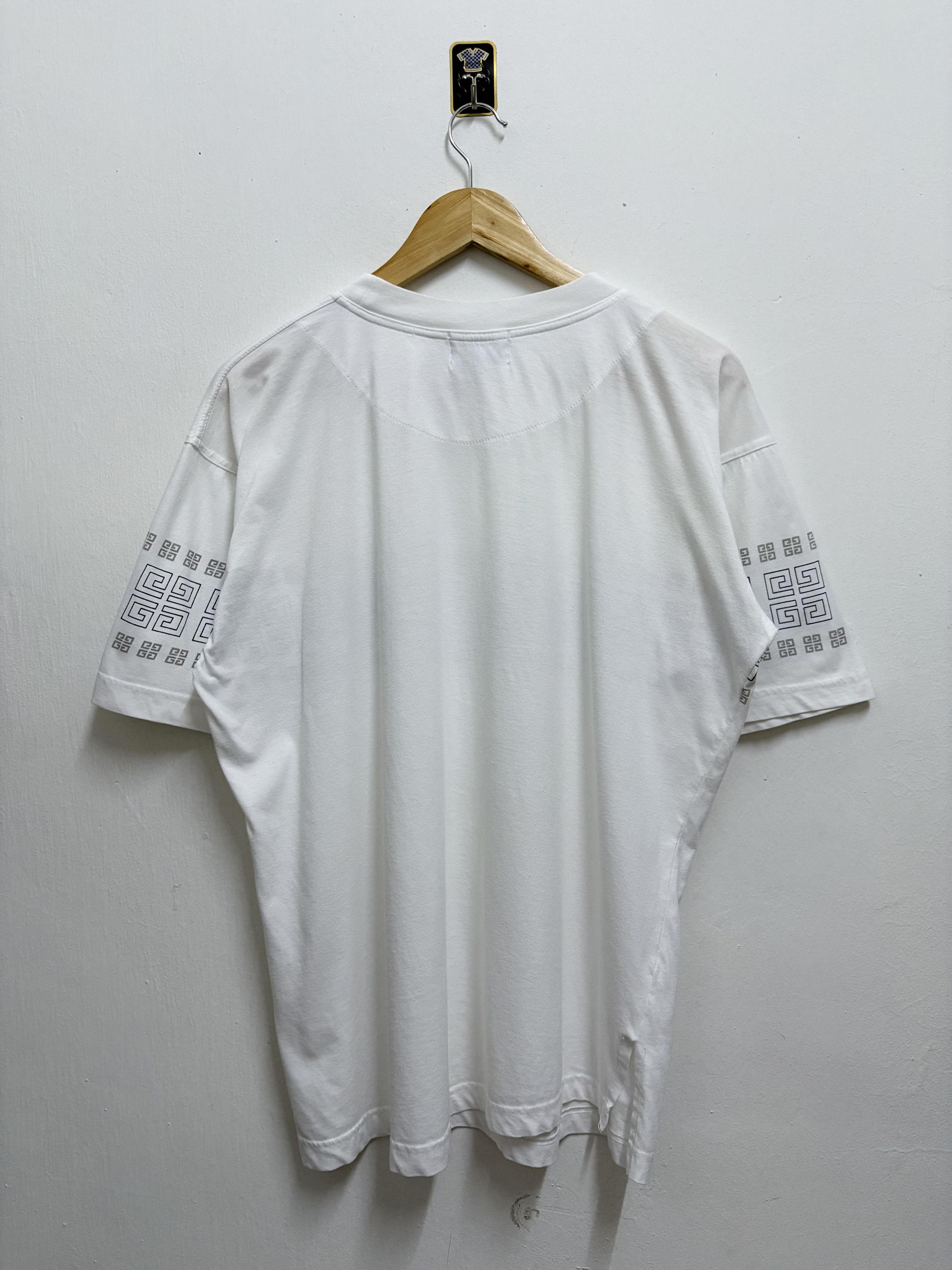 Givenchy Vintage 80's Gentleman Givenchy Paris Monogram T-Shirt Size US L / EU 52-54 / 3 - 2 Thumbnail