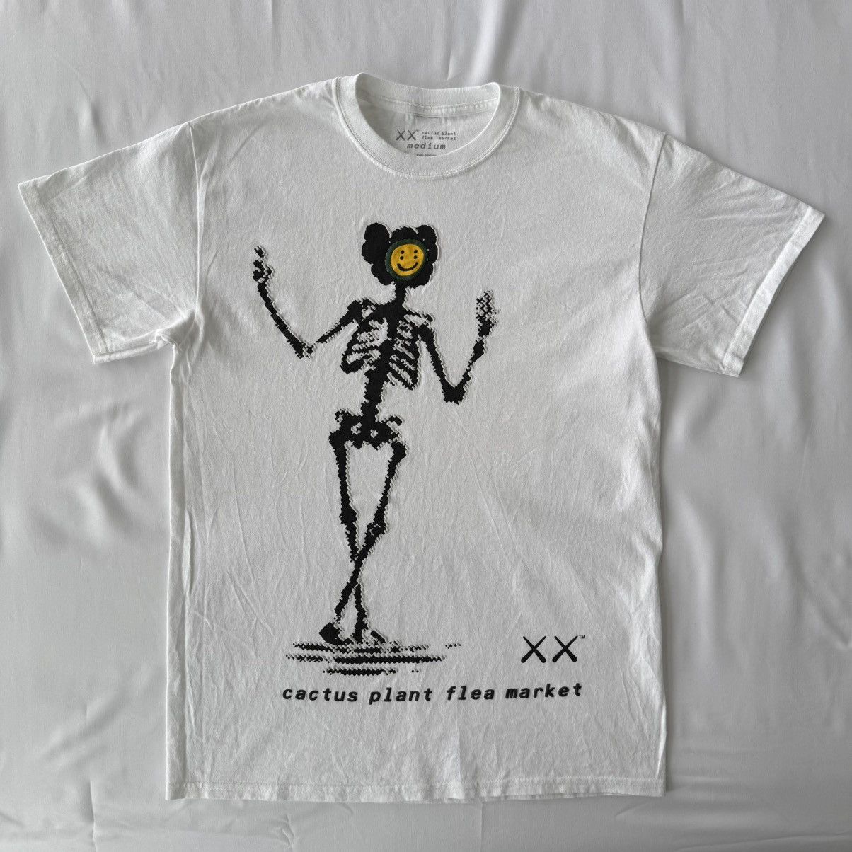 Cactus Plant Flea Market × Kaws KAWS x Cactus Plant Flea Market T-shirt Size US M / EU 48-50 / 2 - 1 Thumbnail