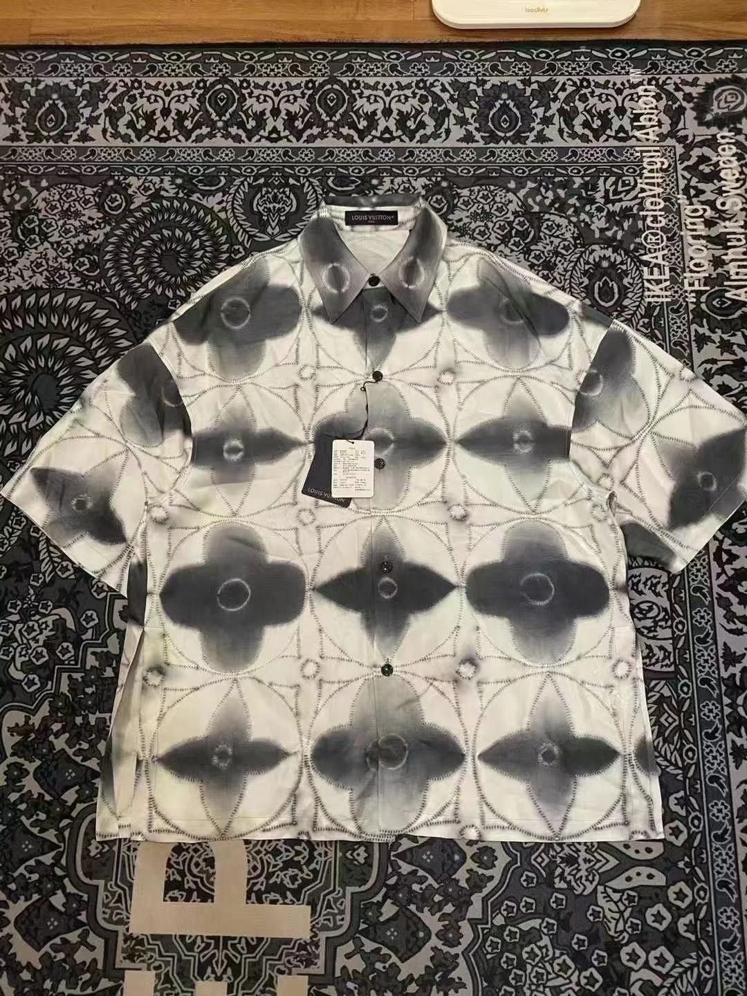 Louis Vuitton LV 2023 SS Gradient Monogram Gray White Shirt
