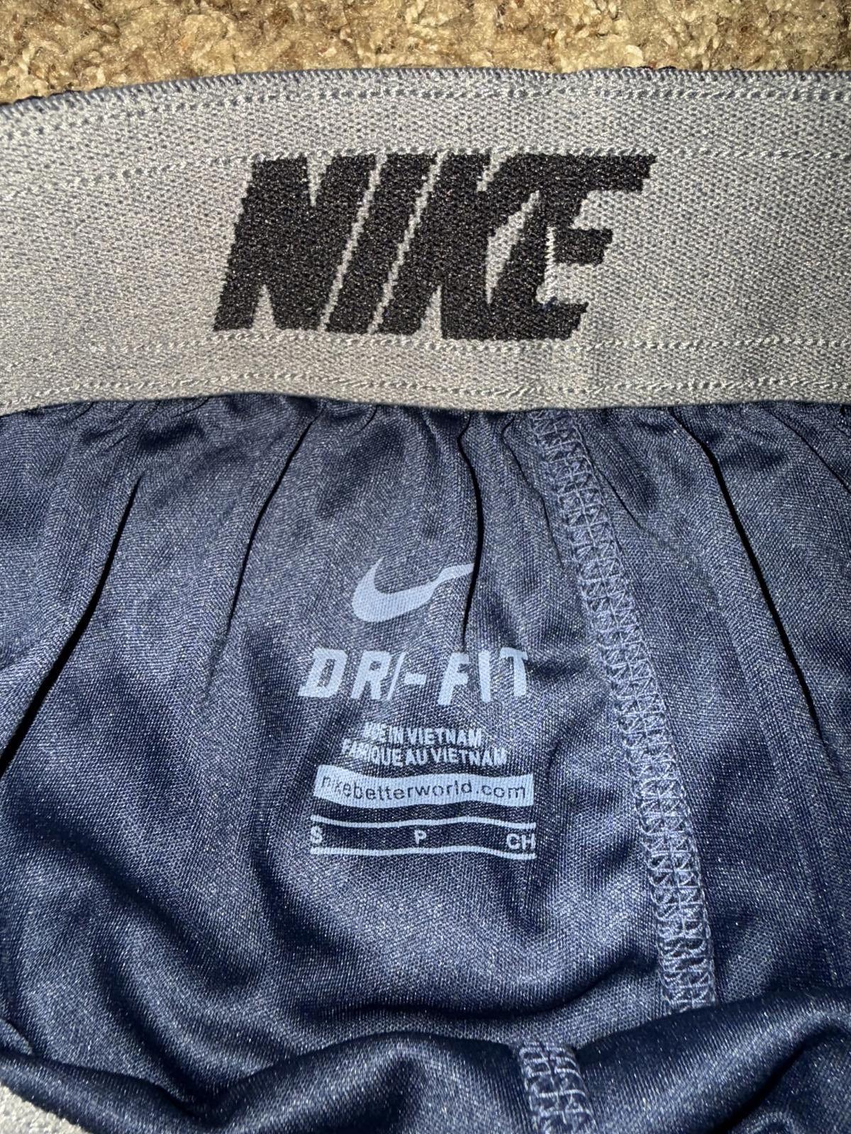 Nike Nike Big Kid’s (Boy’s) Team Fly Dri-fit Training Basketball Shorts Size US 26 / EU 42 - 3 Thumbnail