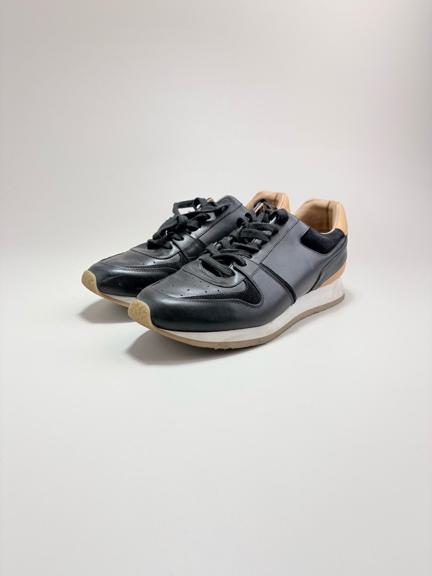 Louis Vuitton Louis Vuitton LV Run Away Black Sneakers Size US 9 / EU 42 - 1 Thumbnail