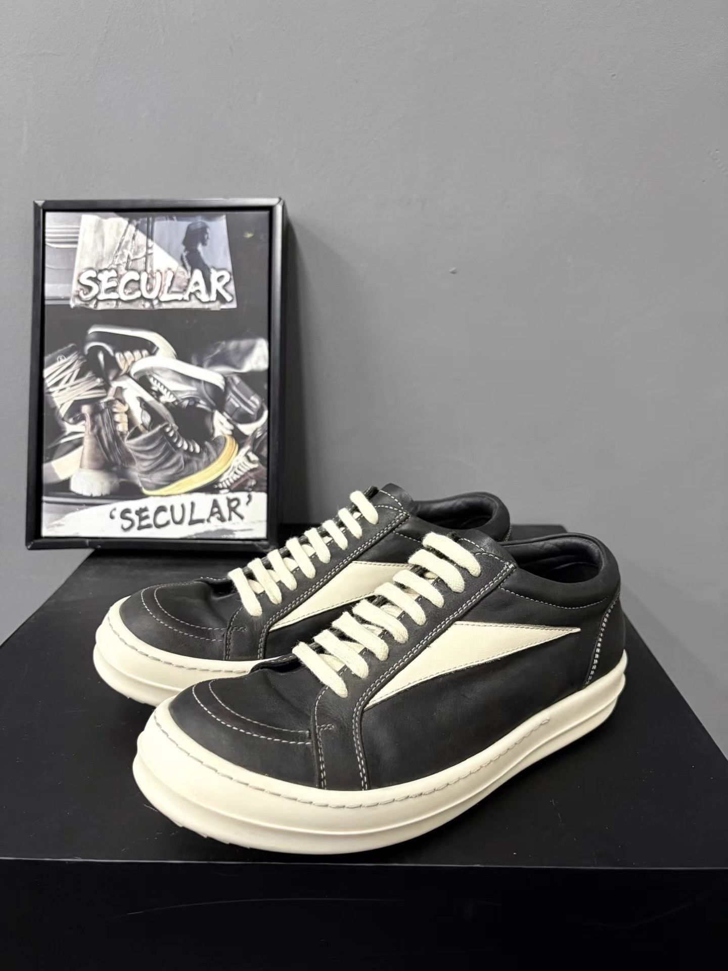 Rick Owens Rick Owens 24SS Leather Low-Top Infringement K34 Size US 7 / IT 37 - 1 Thumbnail