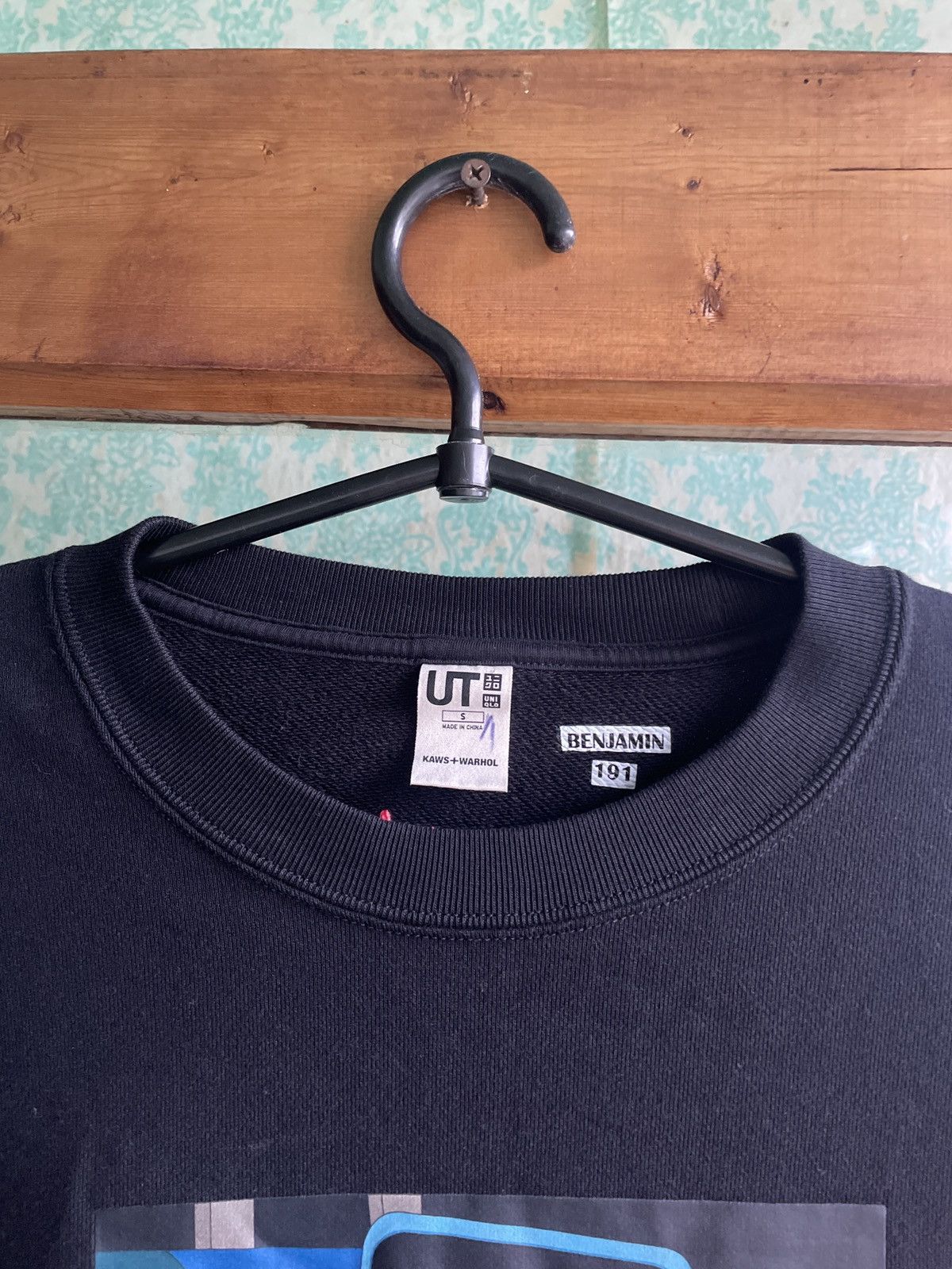 Andy Warhol × Kaws × Uniqlo Uniqlo x Kaws x Warhol Black/Red Sweatshirt US S = ASIA M Size US S / EU 44-46 / 1 - 4 Thumbnail
