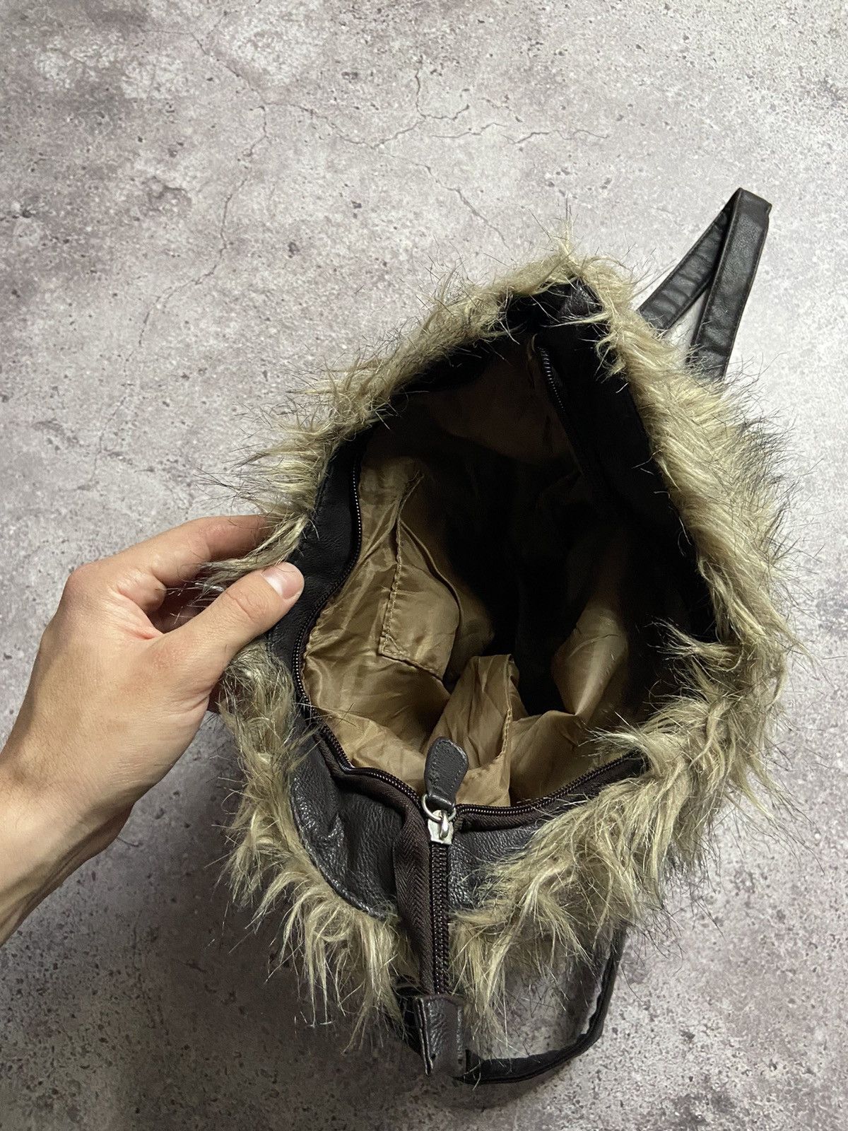 Japanese Brand Vintage Mohair Y2K Faux Fur Shoulder Bag Racer Worldwide Size ONE SIZE - 3 Thumbnail