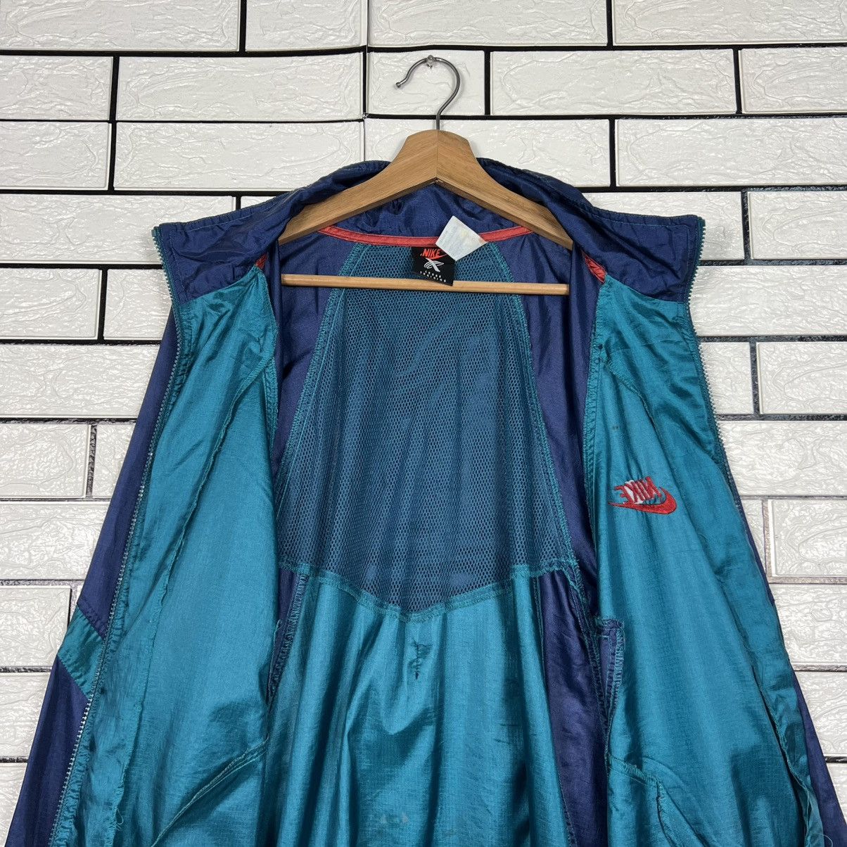Nike RARE NIKE Cross Training Colorblock Windbreaker #3960-C180 Size US L / EU 52-54 / 3 - 12 Thumbnail