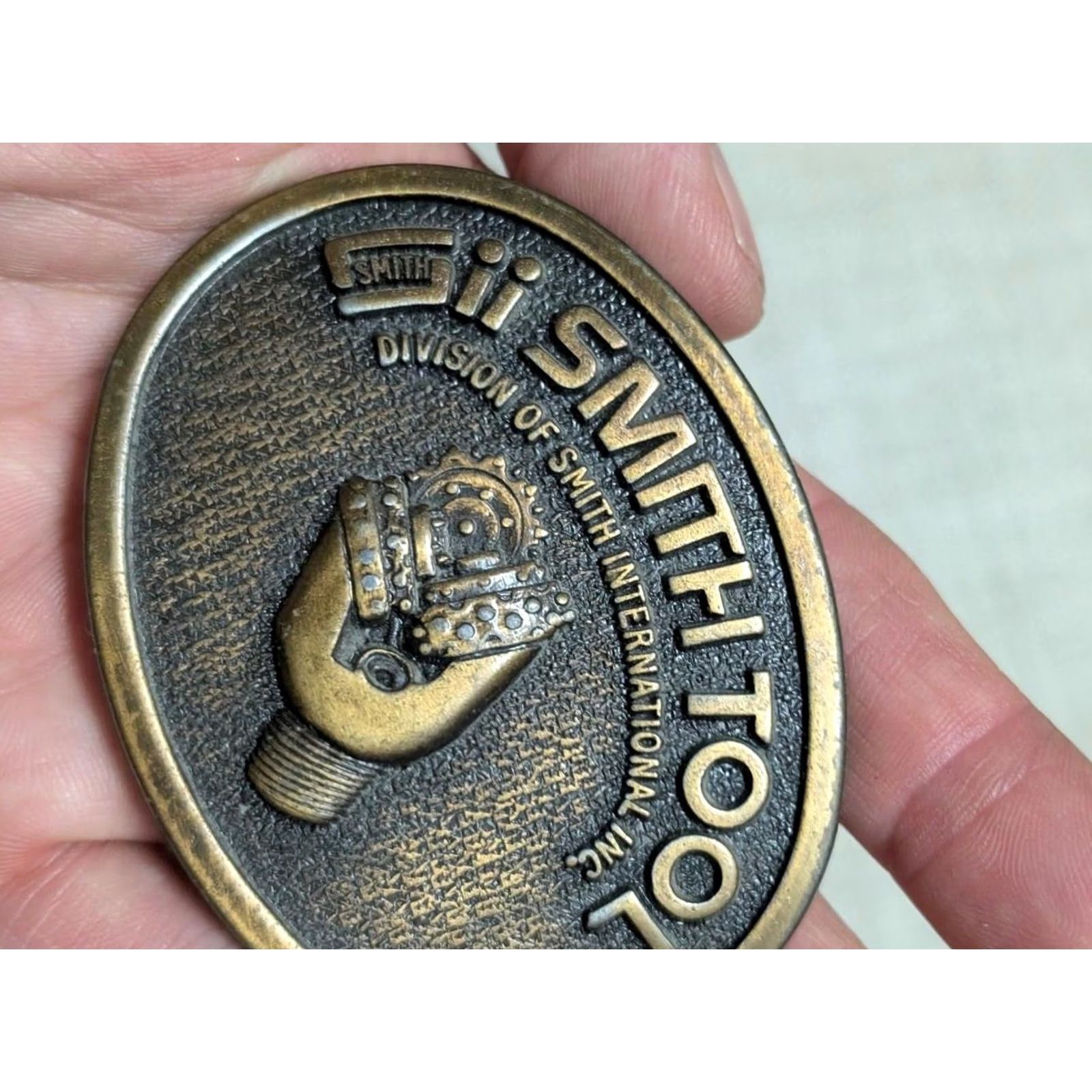 Vintage VINTAGE smith tool western belt buckle brass 2.25 x 3" fits 1.5" belt width Men Brass Century Century belt buckle Mens Size ONE SIZE - 2 Thumbnail