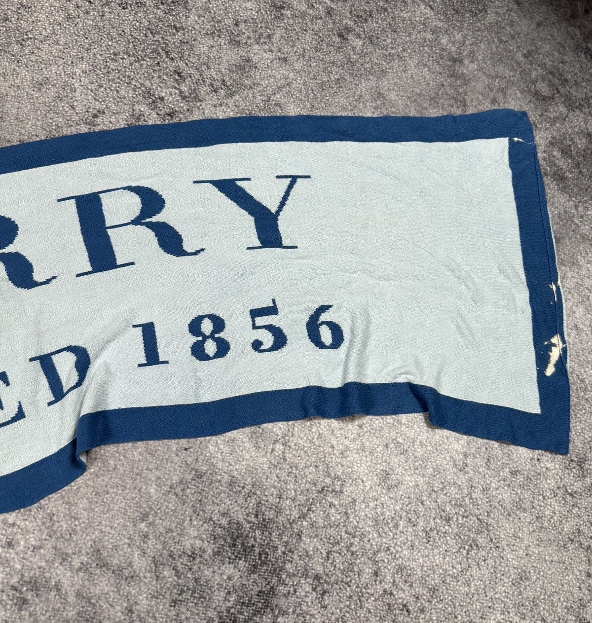 Vintage Big Logo Burberry scarf luxury items rare Streetwear USA Size ONE SIZE - 3 Thumbnail