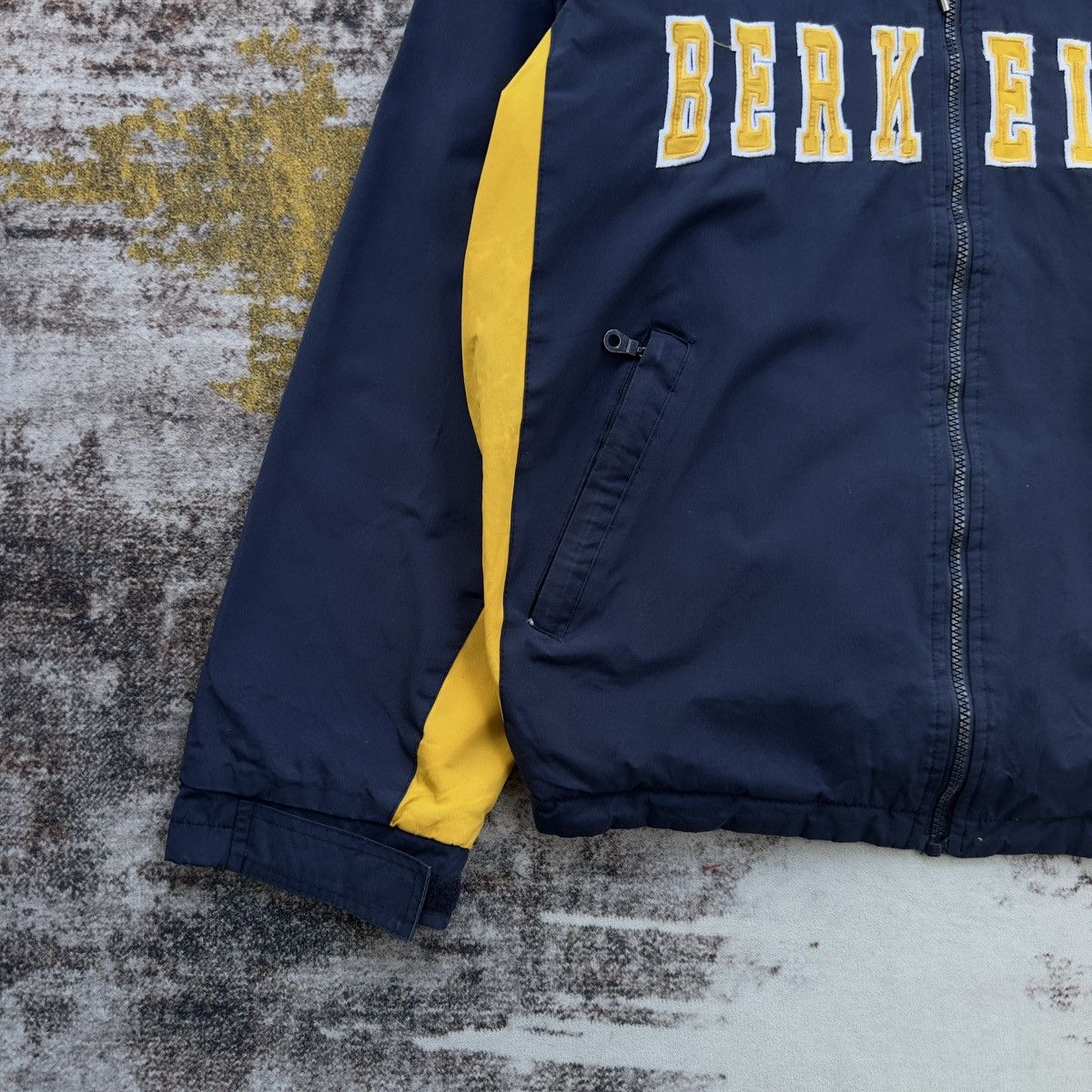 Japanese Brand RARE CAL BIG EMBROIDERY LOGO REVERSIBLE FLEECE JACKET Size US L / EU 52-54 / 3 - 7 Thumbnail