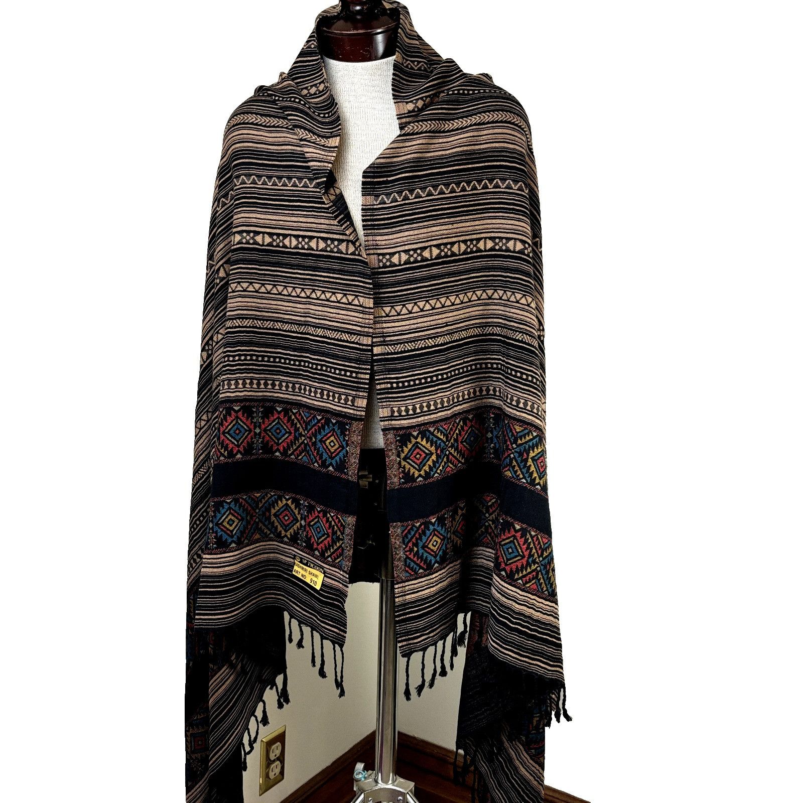 Other SP Tycoon Maxi, Oversized NWOT Cashmere Wrap Shawl Scarf w/ Size ONE SIZE - 1 Thumbnail
