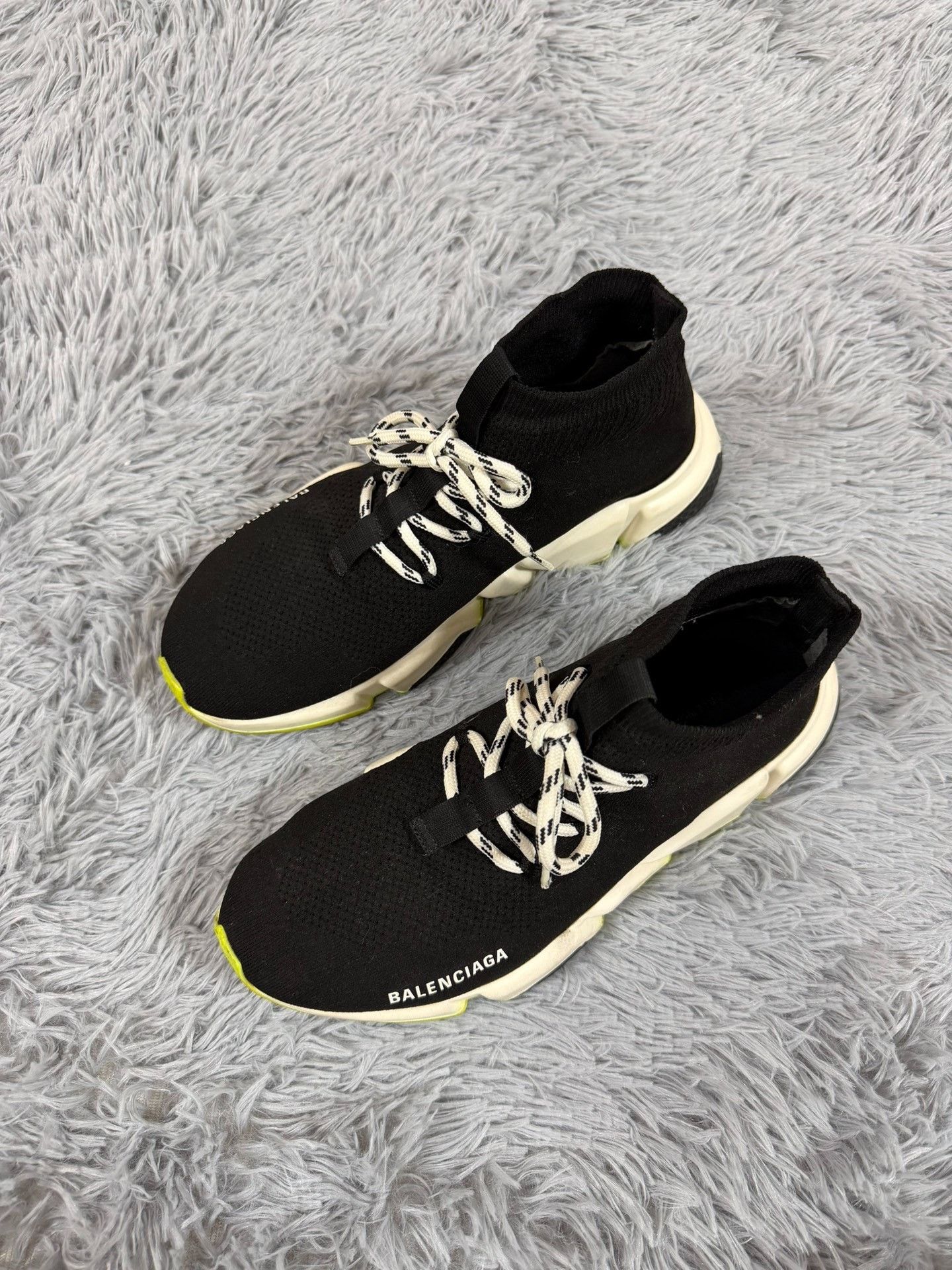 Balenciaga Balenciaga Glow Yellow Lowtop Sneakers 9 Men Size US 9 / EU 42 - 1 Thumbnail
