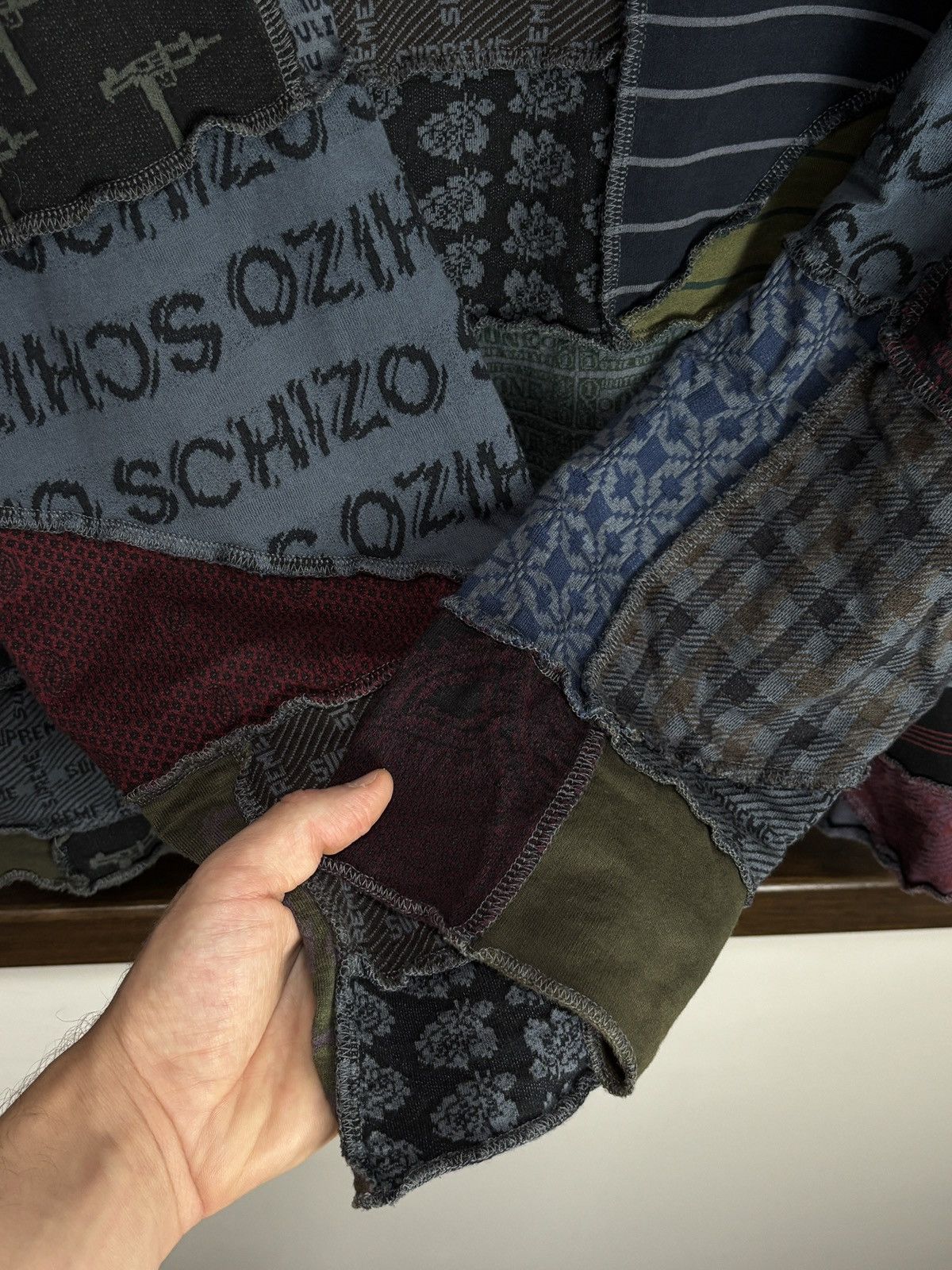 Supreme Supreme Patchwork Jacquard Avant Garde Vintage Sweatshirt Size US L / EU 52-54 / 3 - 4 Thumbnail
