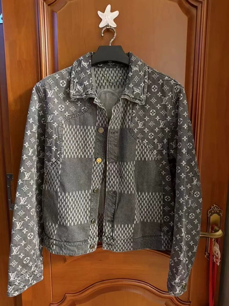 Louis Vuitton Louis Vuitton Nigo co-branded grey denim jacket Size US M / EU 48-50 / 2 - 1 Thumbnail