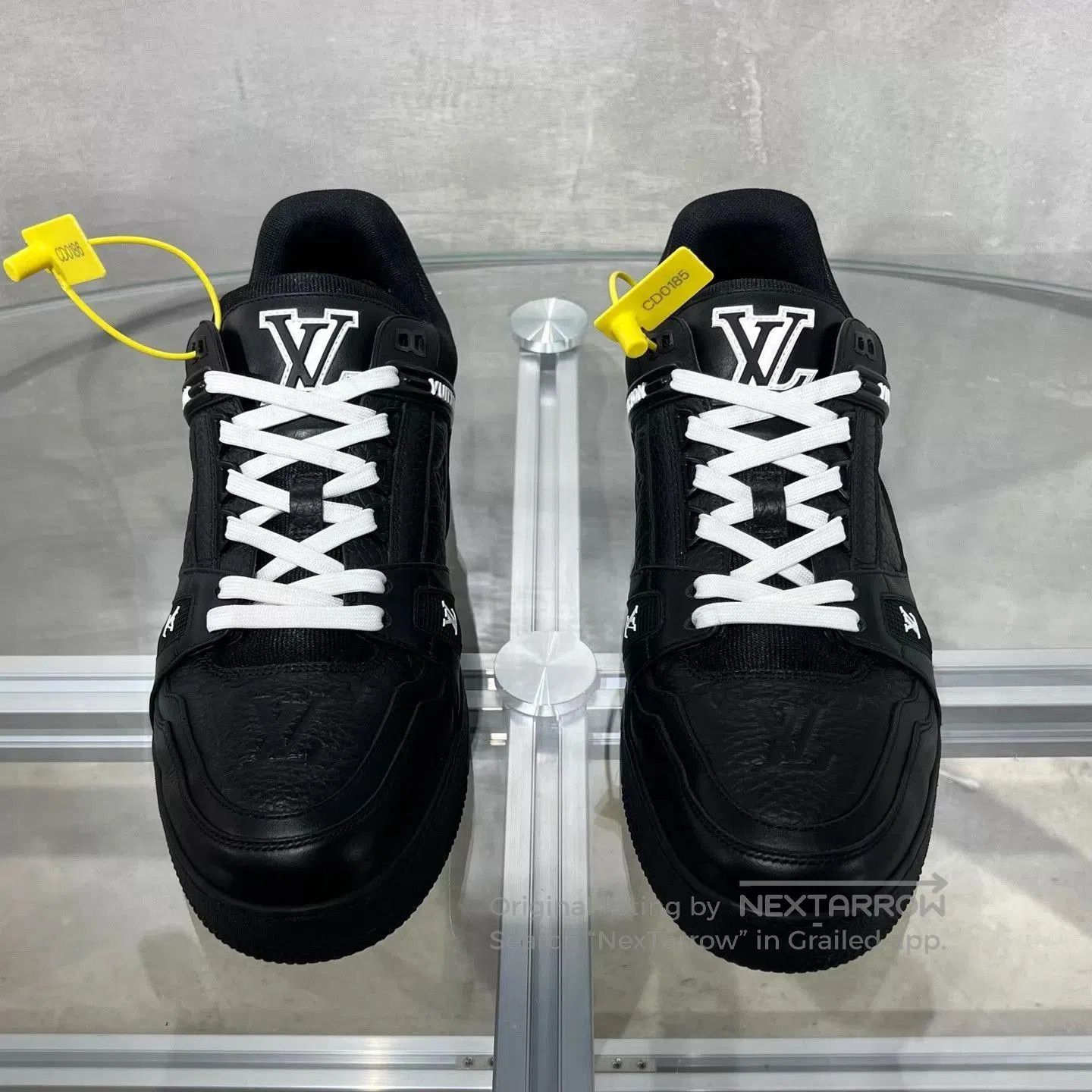 Louis Vuitton Black Low. Size US 8 / EU 41 - 1 Thumbnail