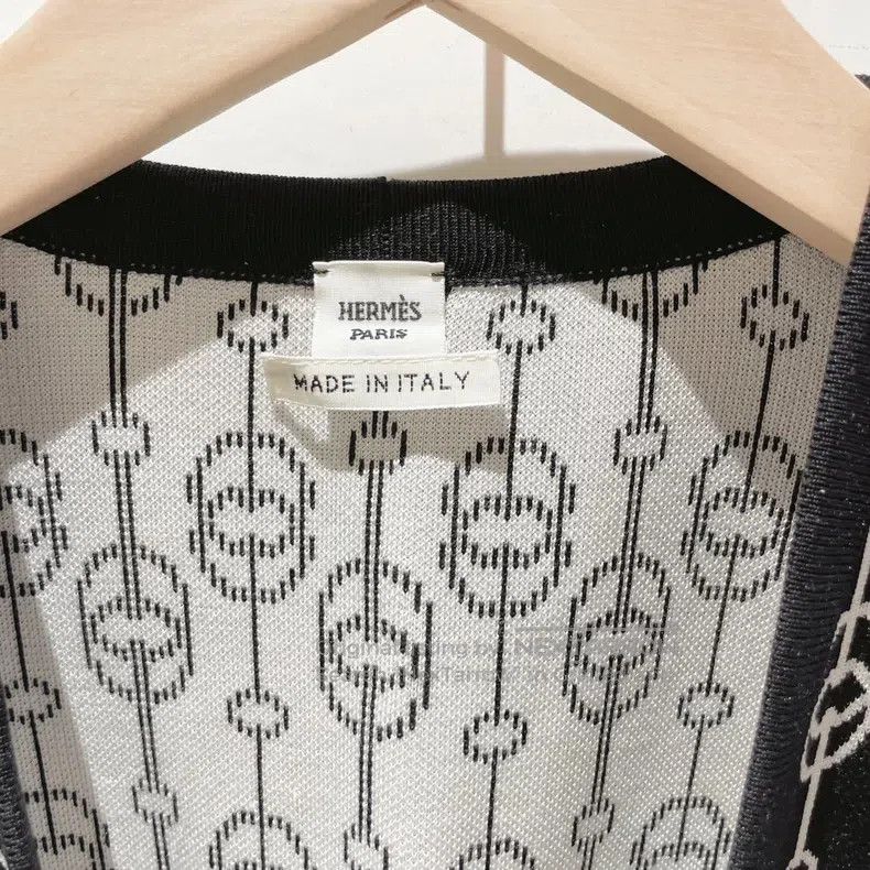 Hermes Hermes Black and white pig nose print knit cardigan jacket Size XXS / US 00 / IT 34 - 3 Thumbnail