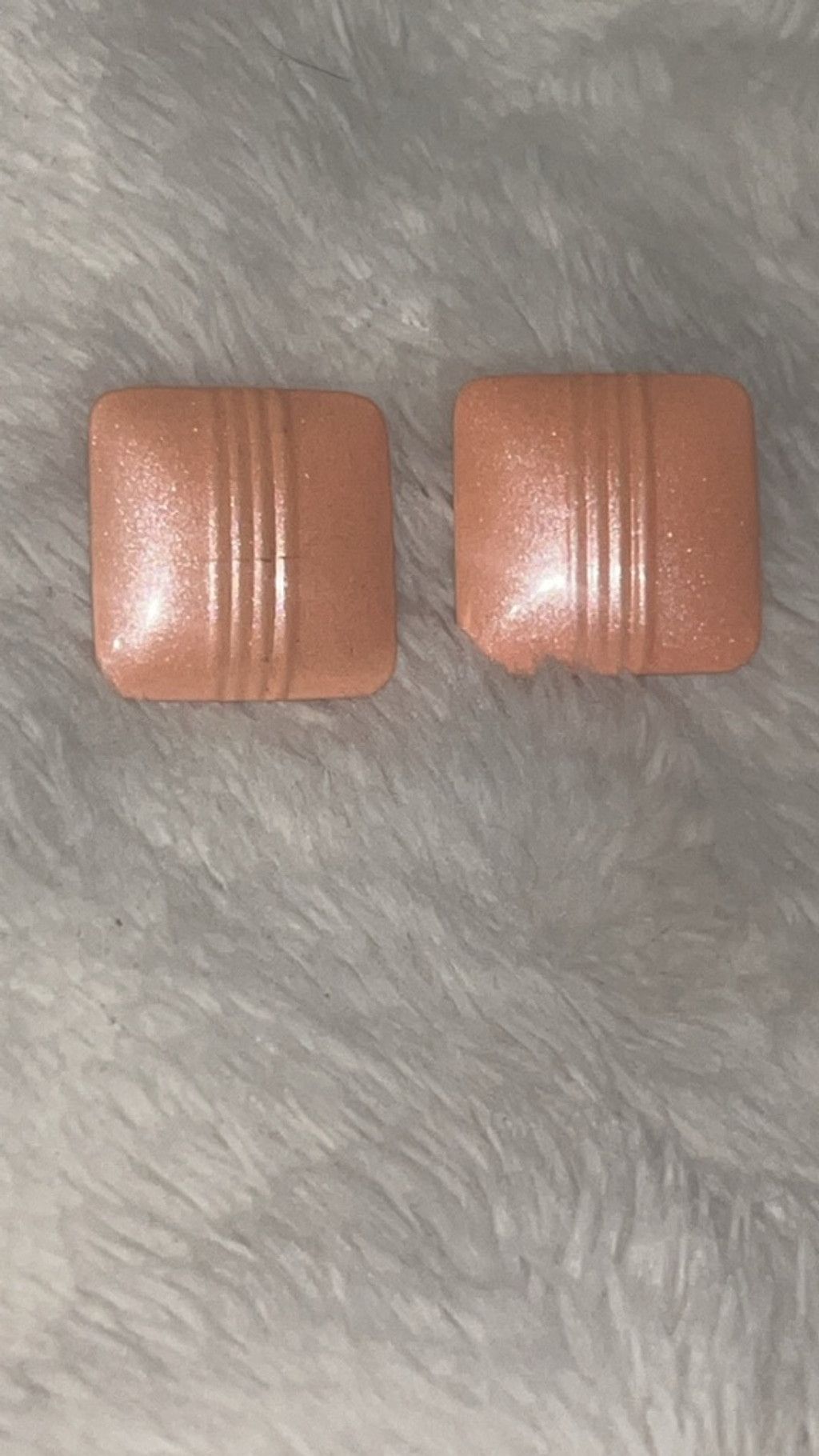 The Unbranded Brand VINTAGE Peach Square Stud Earrings One Size Size ONE SIZE - 1 Thumbnail