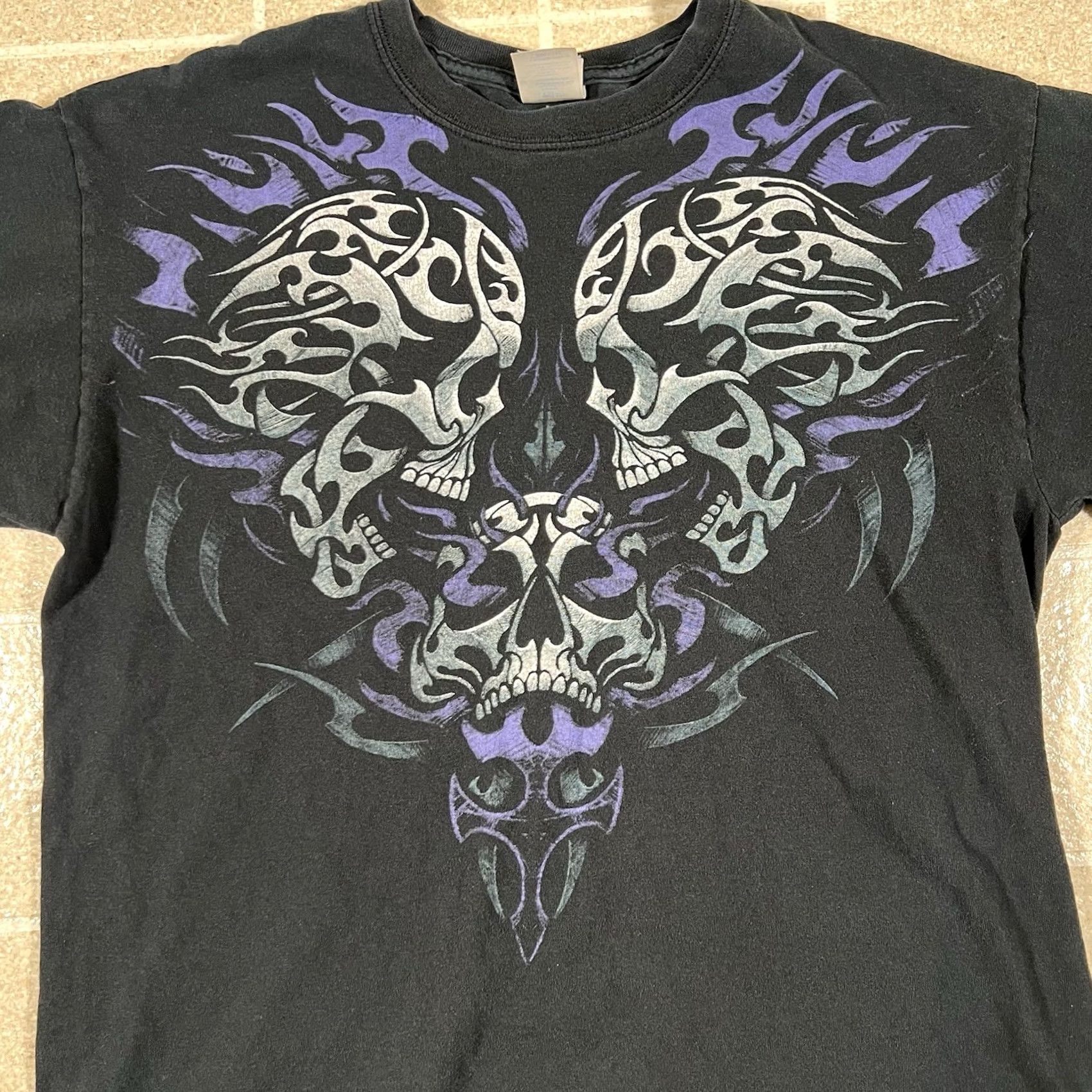 Gildan VINTAGE Gildan T-Shirt Black Grunge Y2K Liquid Blue Tribal Skulls Skate Emo Goth Large L Mens Size US L / EU 52-54 / 3 - 2 Thumbnail