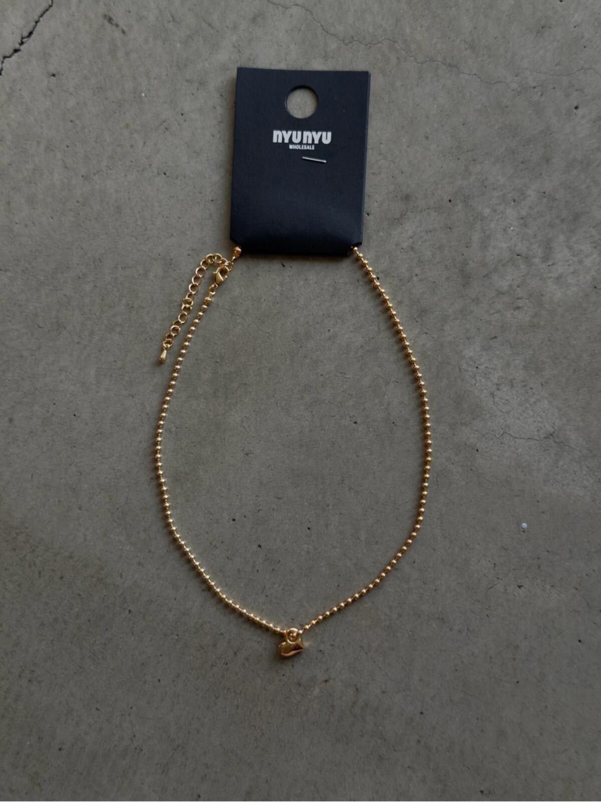 Urban Outfitters Gold Heart Charm Beaded Necklace / Minimalist / Coquette Size ONE SIZE - 1 Thumbnail