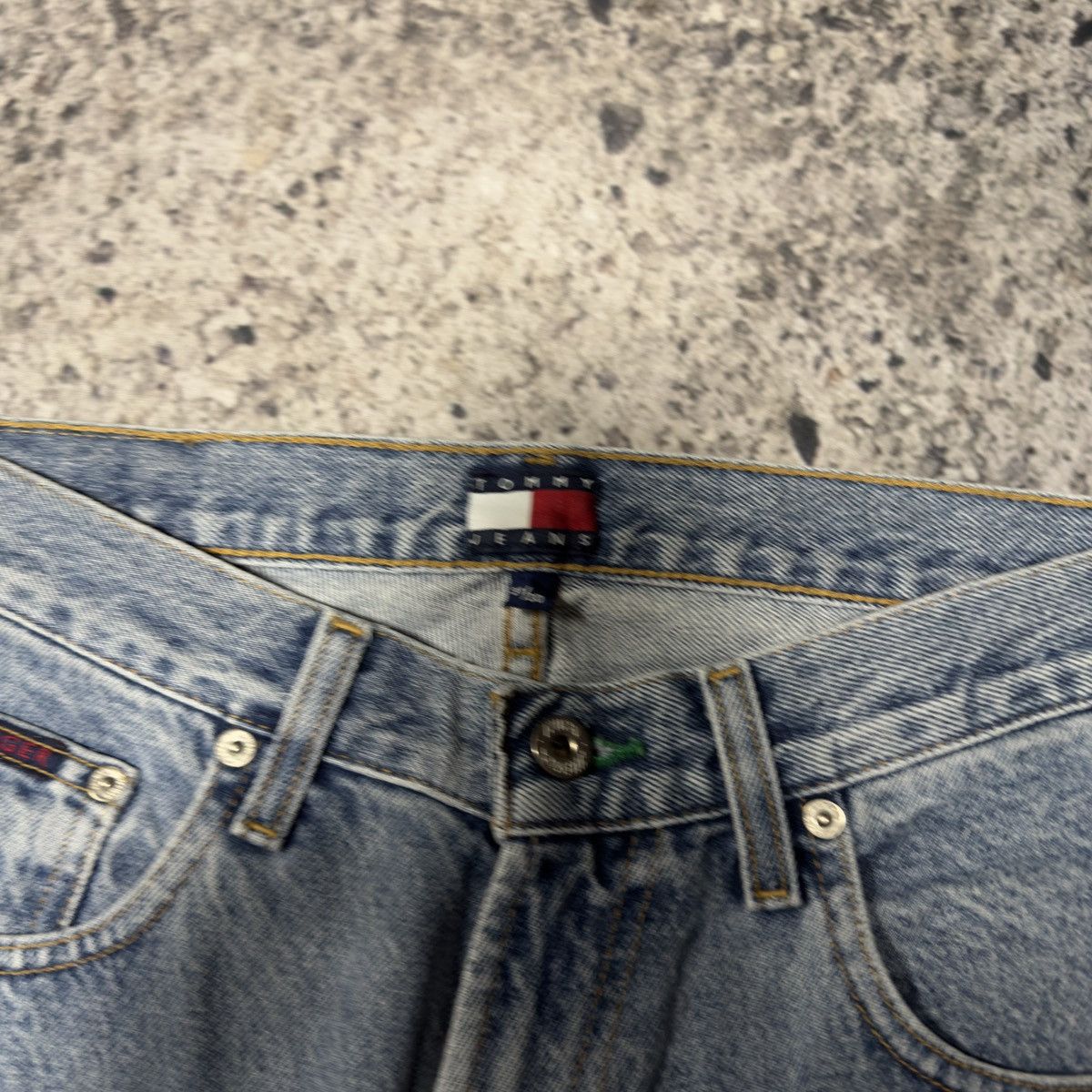 Vintage Vintage Tommy Jeans Faded Light Wash Denim Skater ERD Grunge Size US 31 - 7 Thumbnail