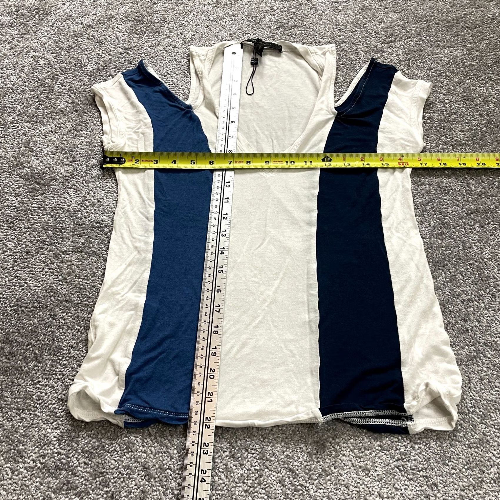 Bcbgmaxazria BCBGMAXAZRIA Shirt Womens XS White Blue Black Striped Cold Shoulder Deep V Neck Size XS / US 0-2 / IT 36-38 - 3 Thumbnail