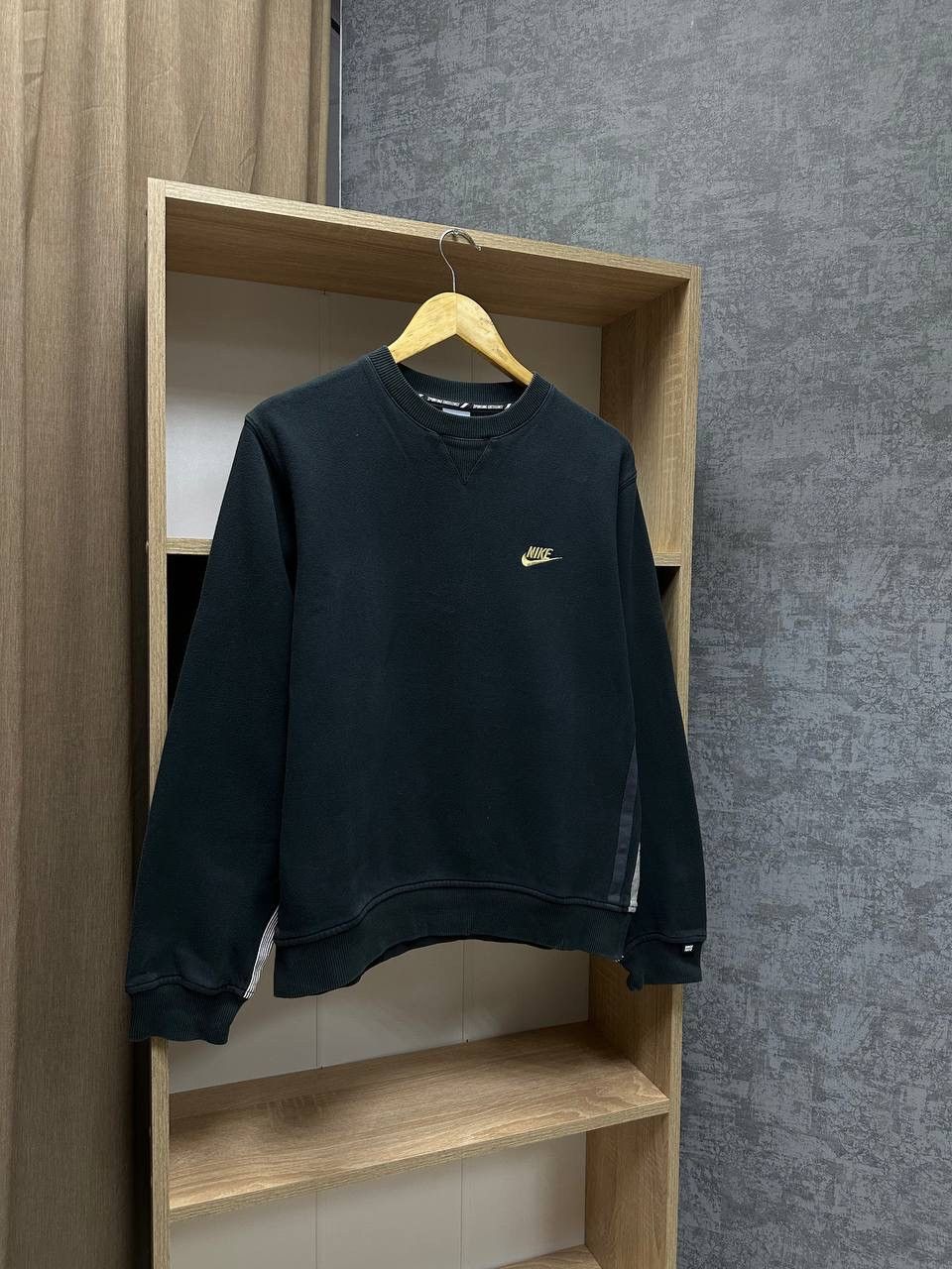 Nike × Nike ACG × Vintage Vintage Nike Black Big Logo Sweatshirt Size US S / EU 44-46 / 1 - 2 Thumbnail