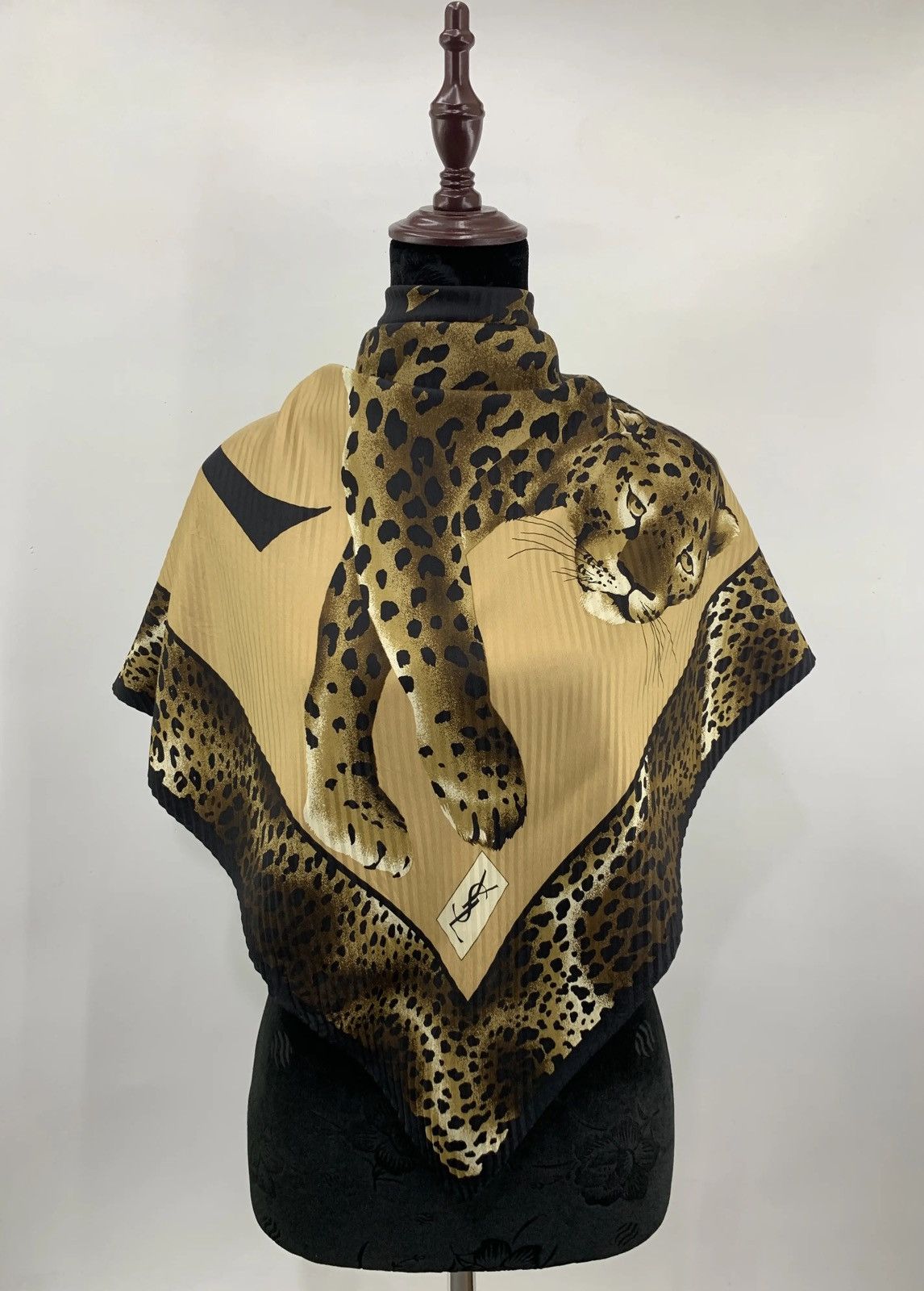 Yves Saint Laurent Vintage Yves Saint Laurent Leopard Pleated Silk Scarf-SCA351 Size ONE SIZE - 1 Thumbnail