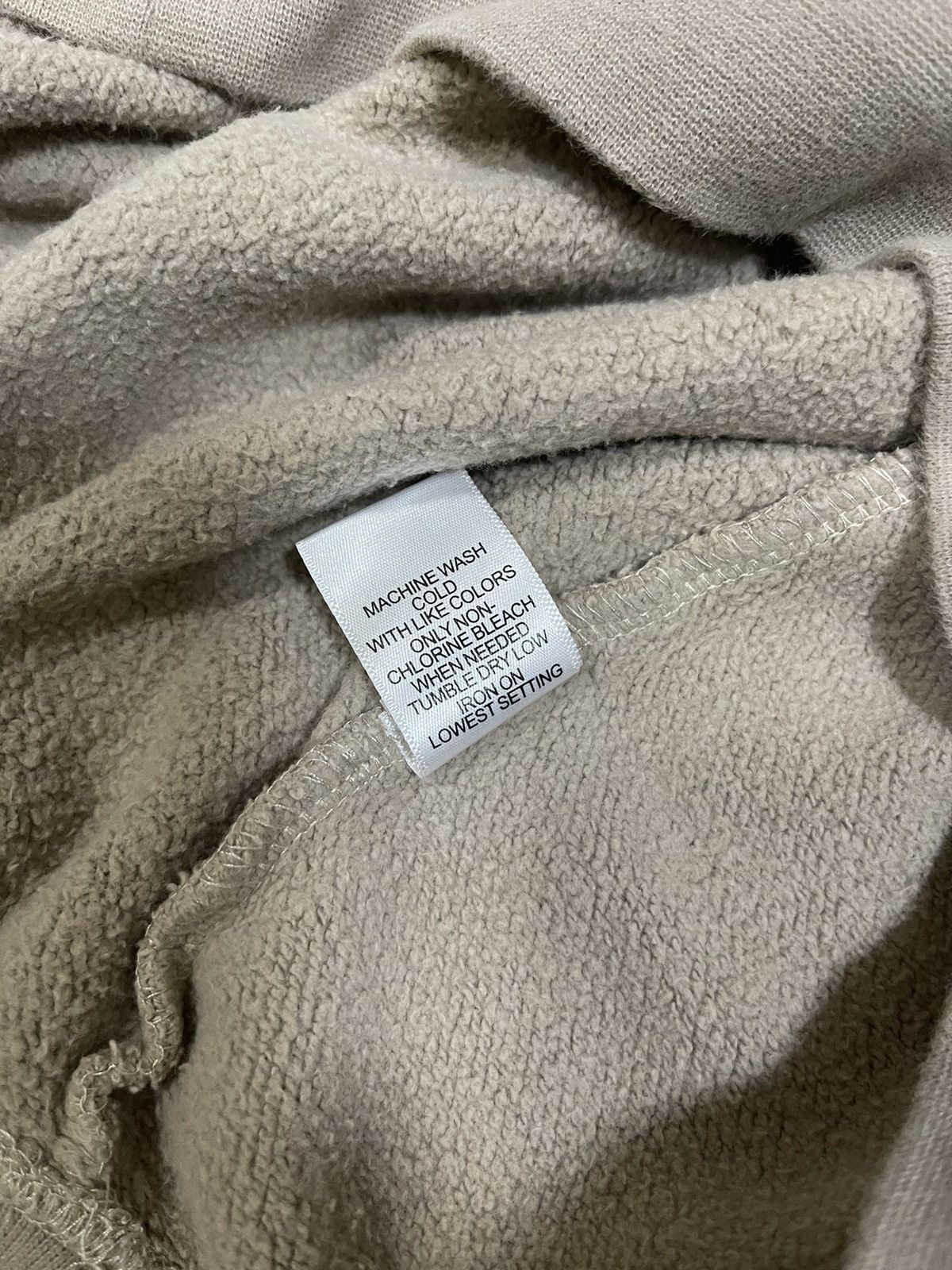 Essentials × FOG FOG ESSENTIALS CREWNECK SWEARTSHIRT Size US S / EU 44-46 / 1 - 7 Thumbnail