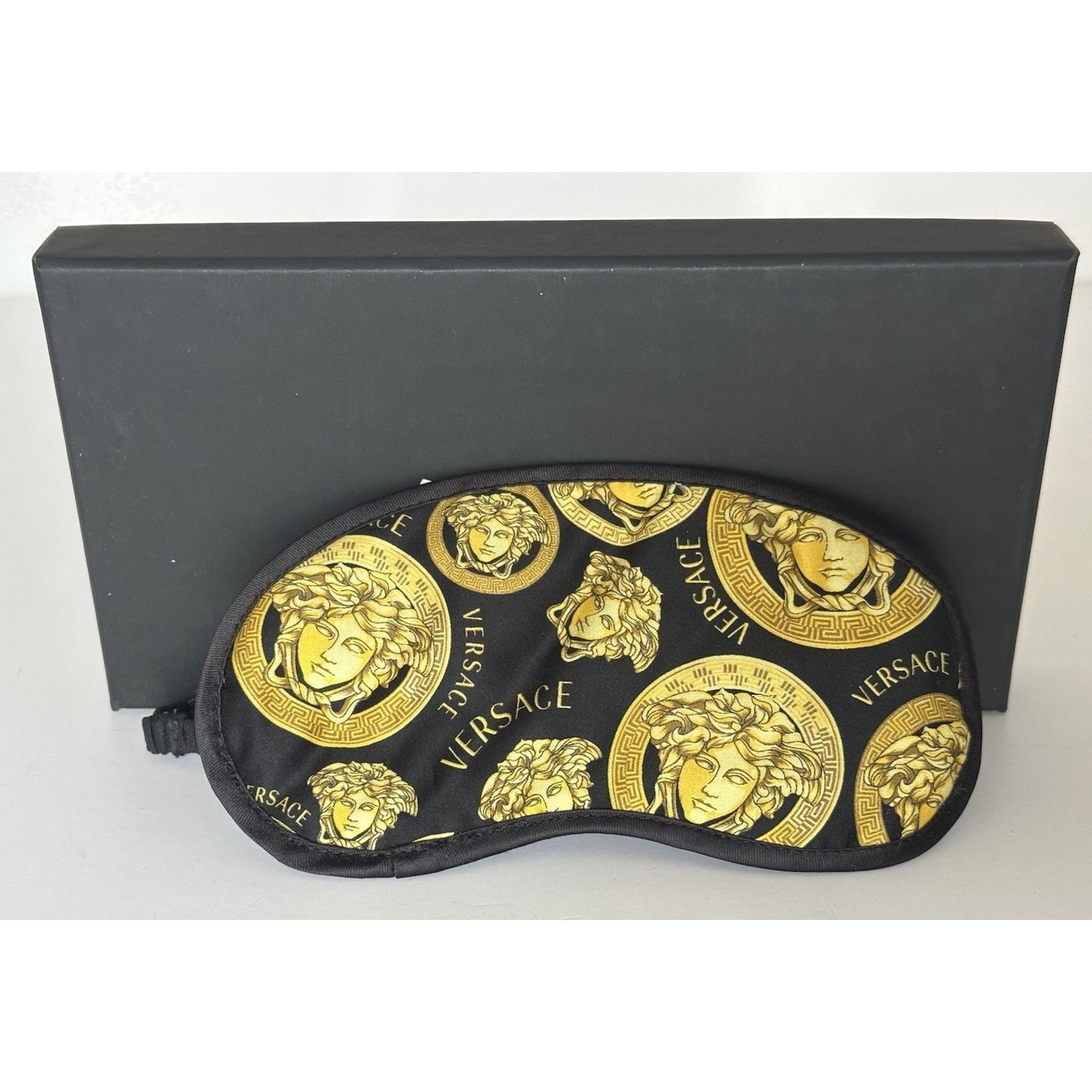 Versace Versace Black Gold Medusa Allover Print Sleep Mask ZMAS18107 Size ONE SIZE - 3 Thumbnail