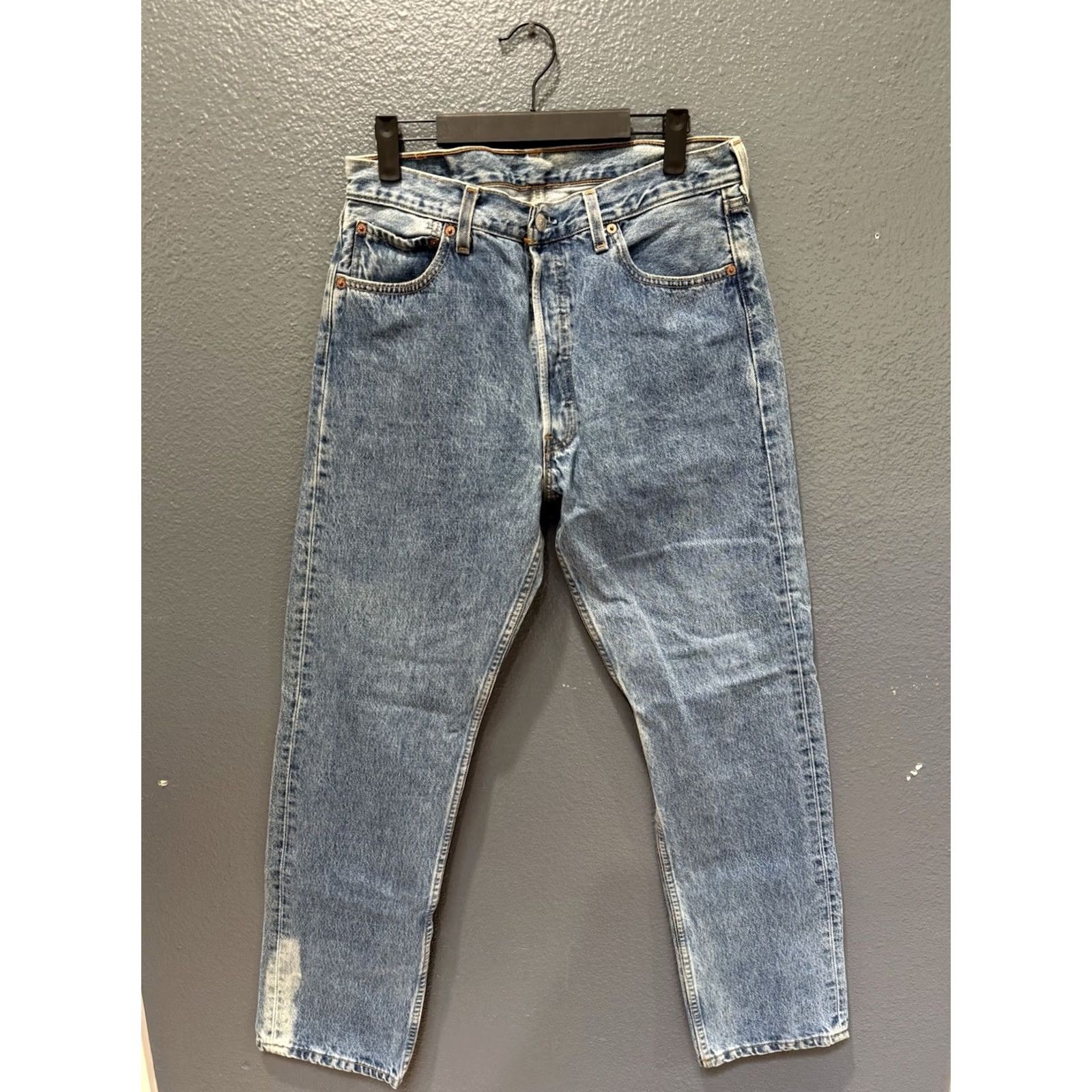 Levi's VINTAGE Levi’s 501 90’s Denim Jeans Men’s 34/32 Light Wash Sun Fade Button Fly Size US 34 / EU 50 - 5 Thumbnail