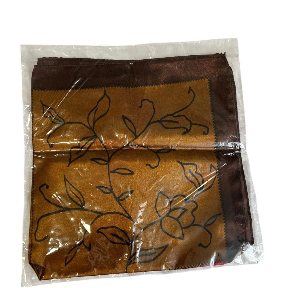 Designer BRAND NEW SILK SCARF Size ONE SIZE - 3 Thumbnail