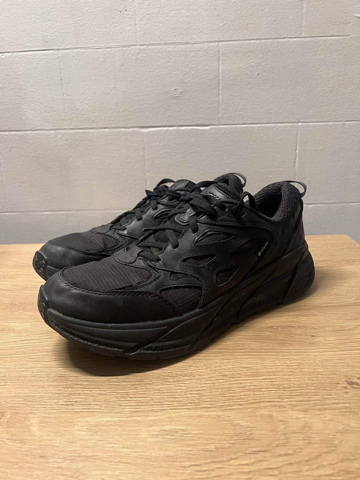 HOKA ONE ONE - Unisex - Black - Sneaker main image 1