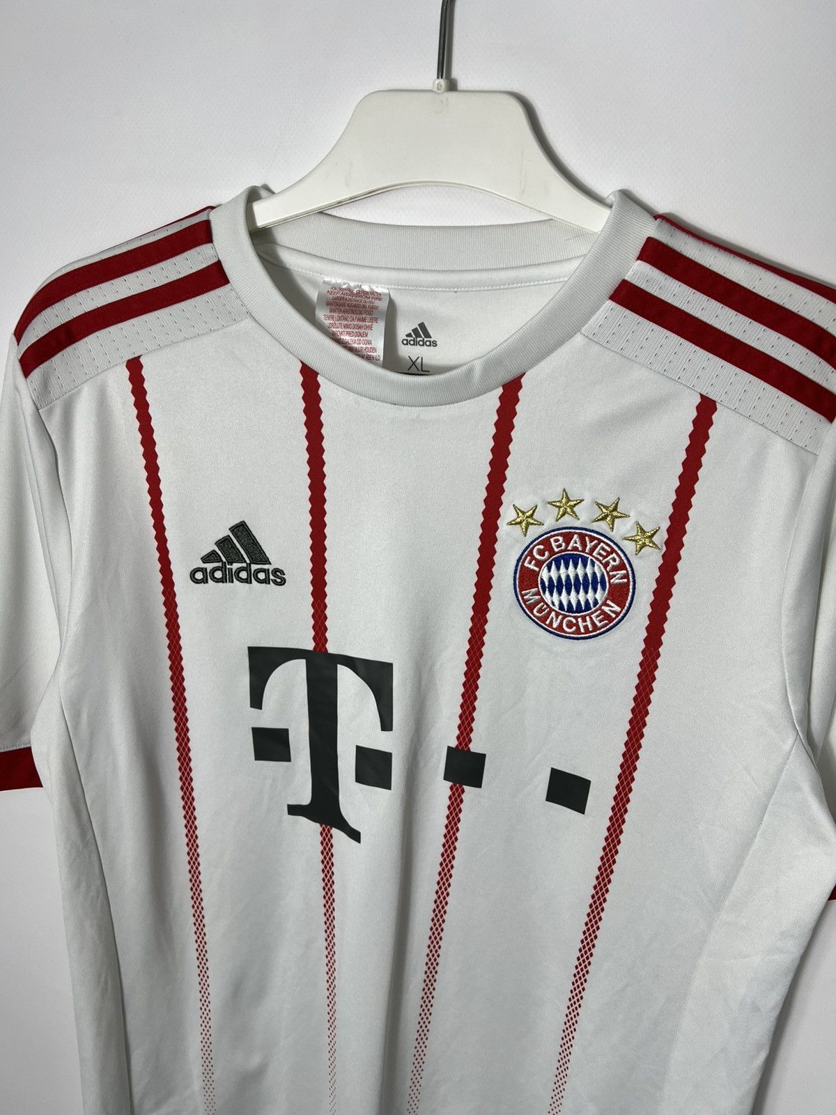 Adidas Adidas Bayern Munich soccer jersey 2017/2018 Size Boys XL Size US S / EU 44-46 / 1 - 3 Thumbnail
